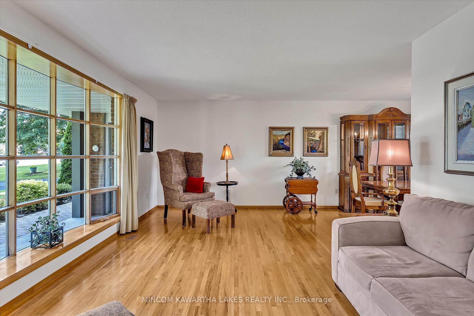 Photo 6 of 2045 Sherbrooke Street W, Cavan Monaghan, Cavan-Monaghan — HOMEH
