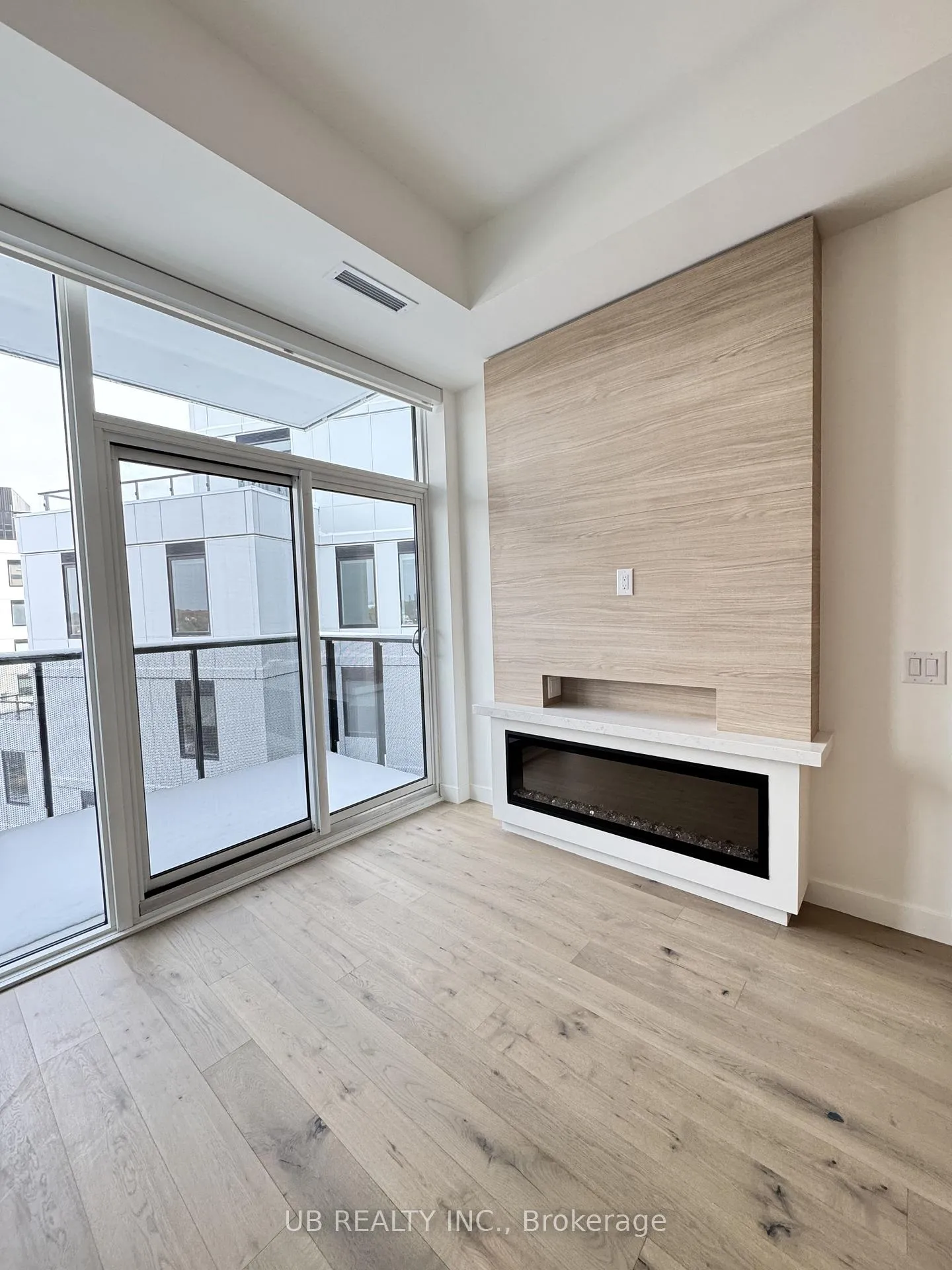 Photo 2 of Unit 1508, 1050 Eastern Avenue, Toronto, Greenwood-Coxwell — HOMEH