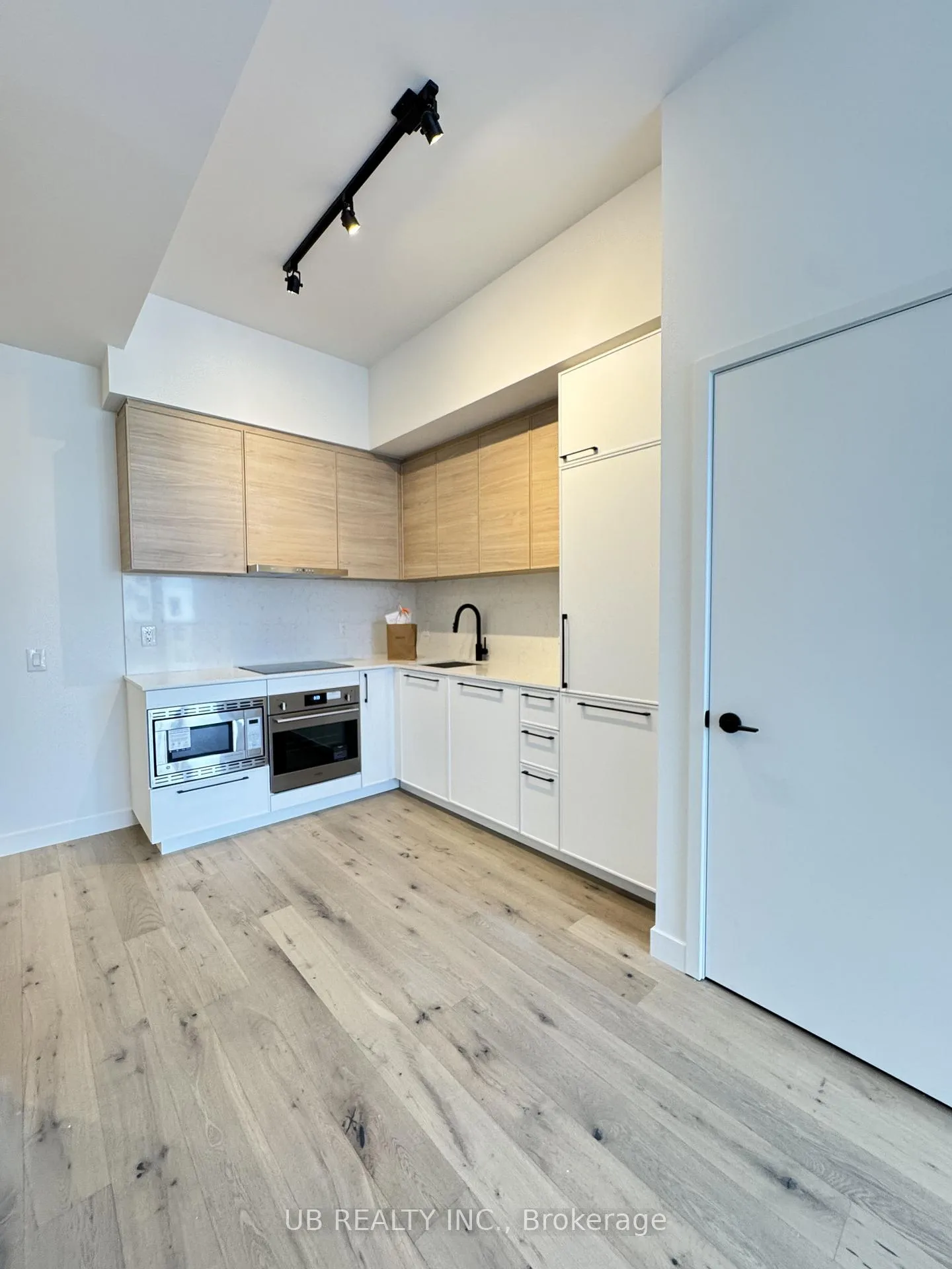 Photo 4 of Unit 1508, 1050 Eastern Avenue, Toronto, Greenwood-Coxwell — HOMEH