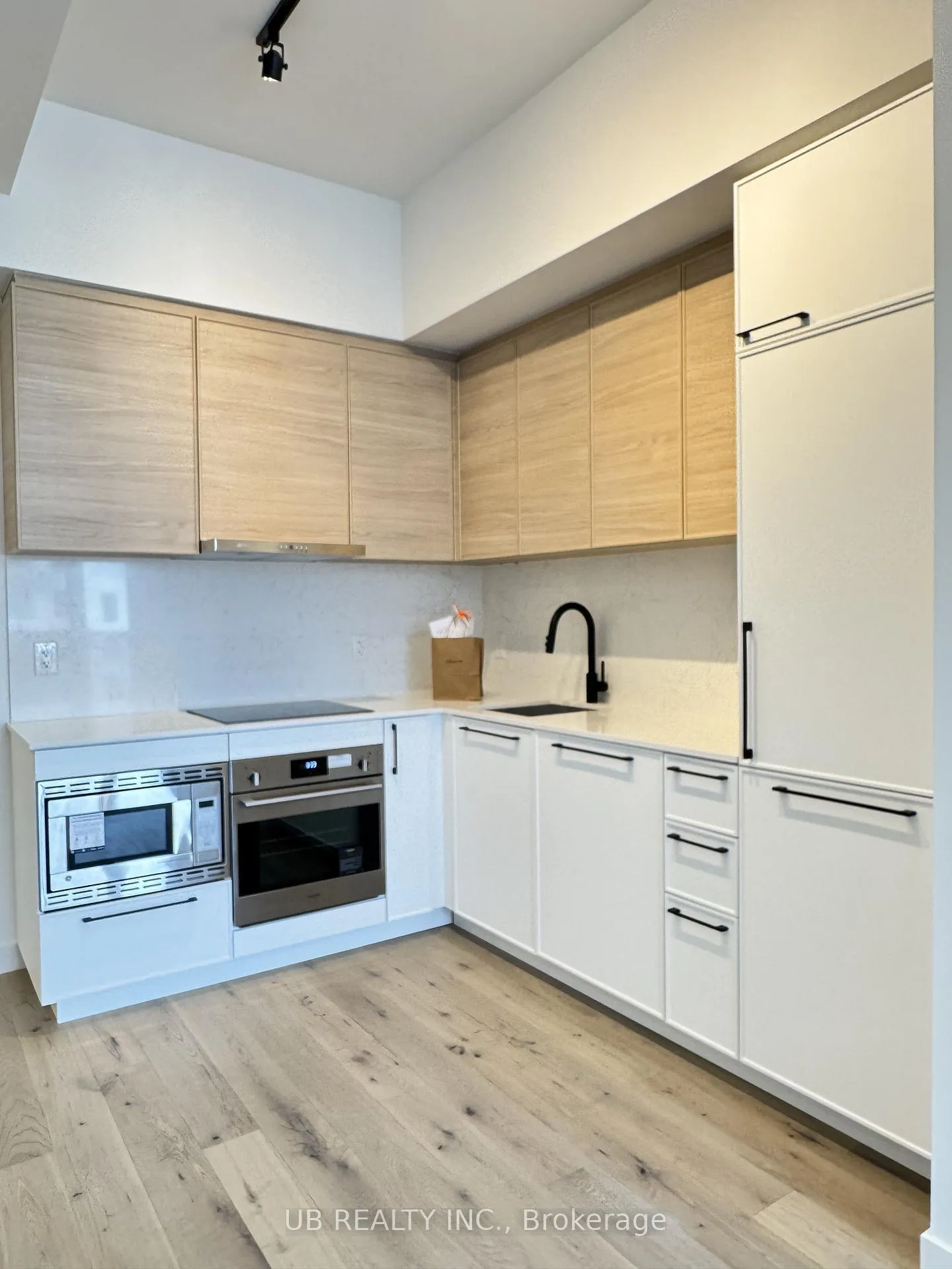 Photo 5 of Unit 1508, 1050 Eastern Avenue, Toronto, Greenwood-Coxwell — HOMEH