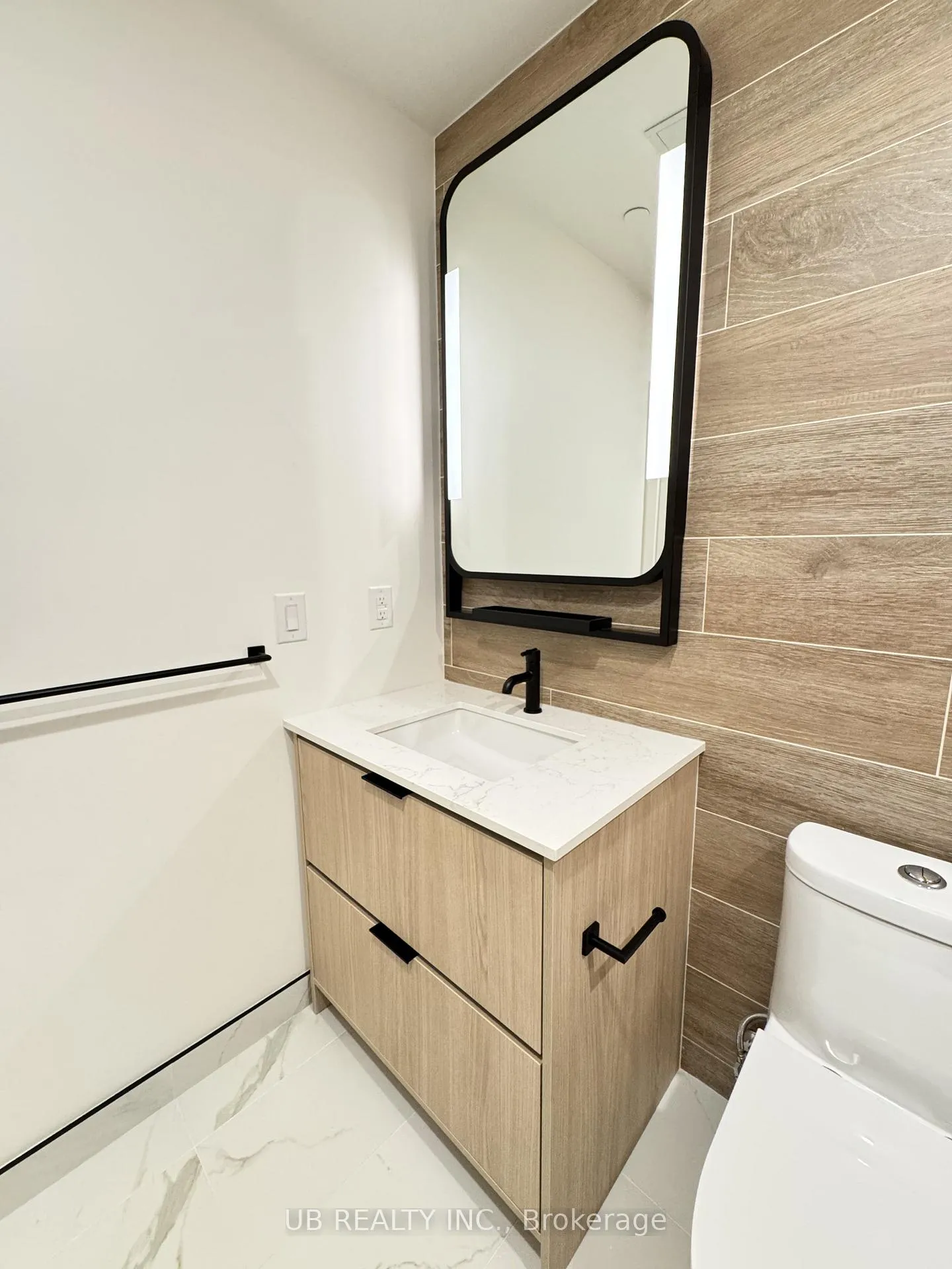 Photo 8 of Unit 1508, 1050 Eastern Avenue, Toronto, Greenwood-Coxwell — HOMEH