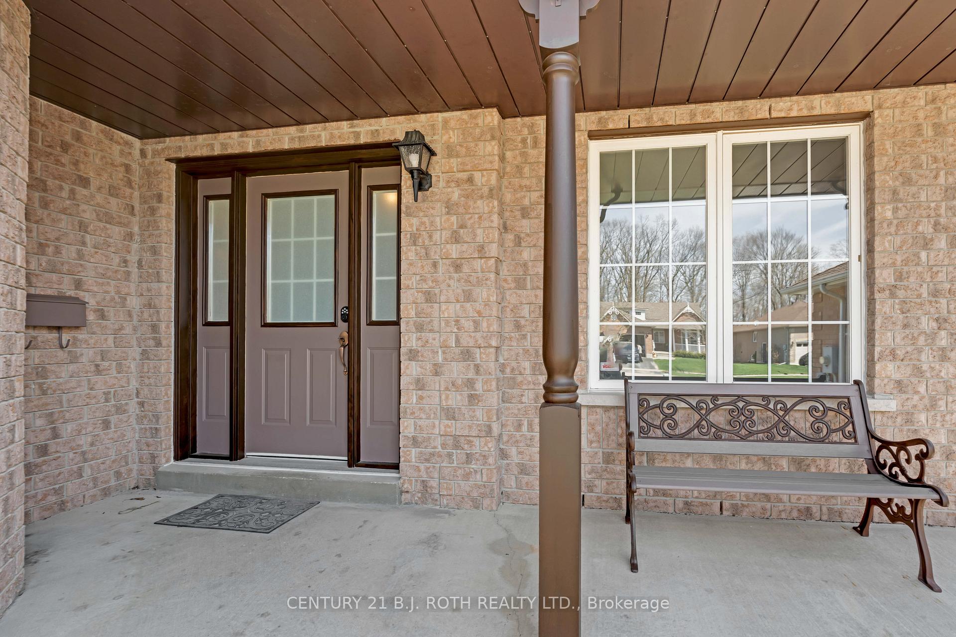 Photo 6 of 165 Taylor Drive, Barrie, Bayshore — HOMEH