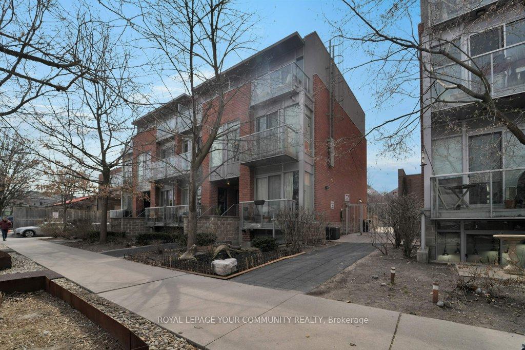 Front of Unit 4, 38 Boston Avenue