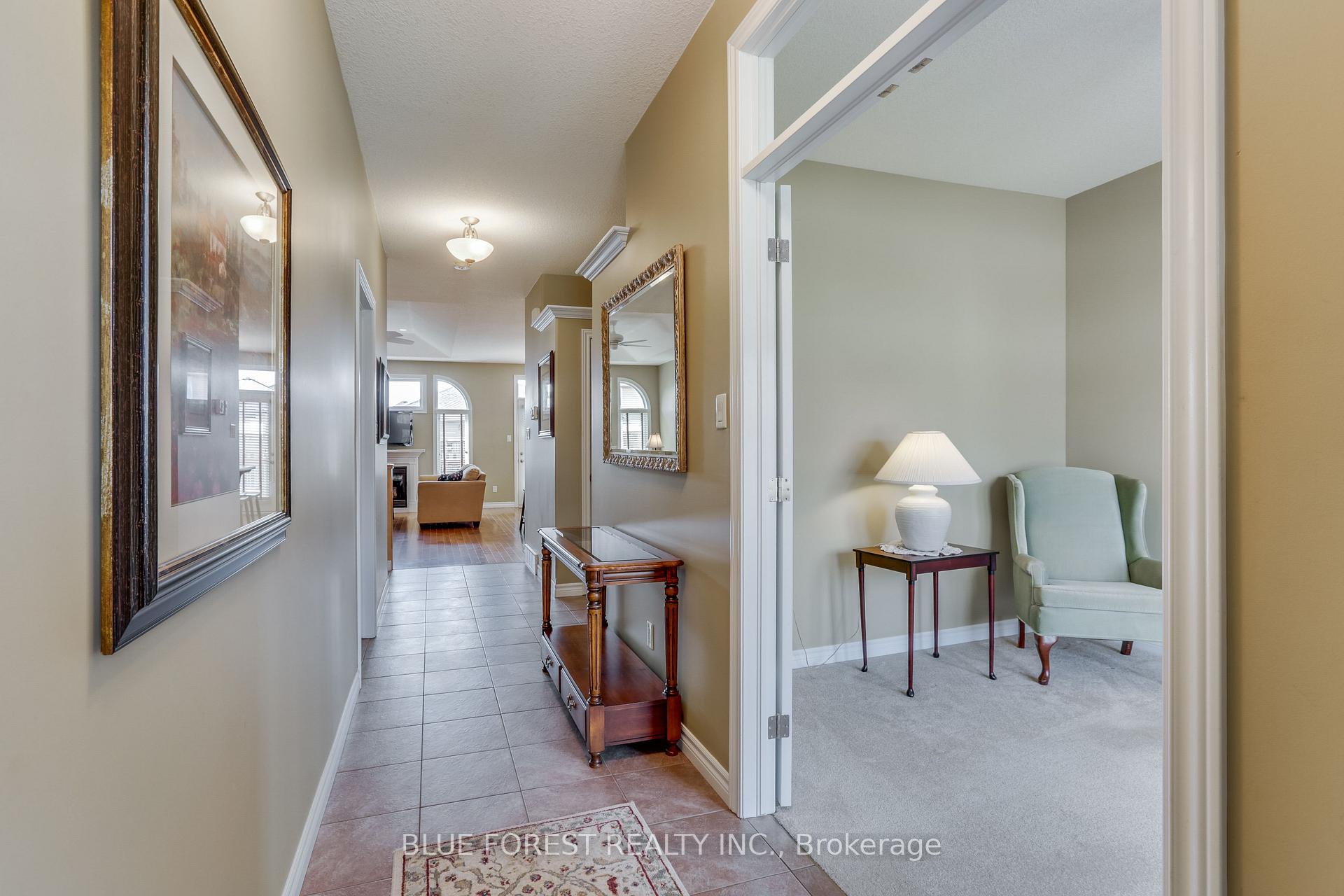Photo 6 of Unit 9, 10 Foxhollow Drive, Thames Centre, Dorchester — HOMEH