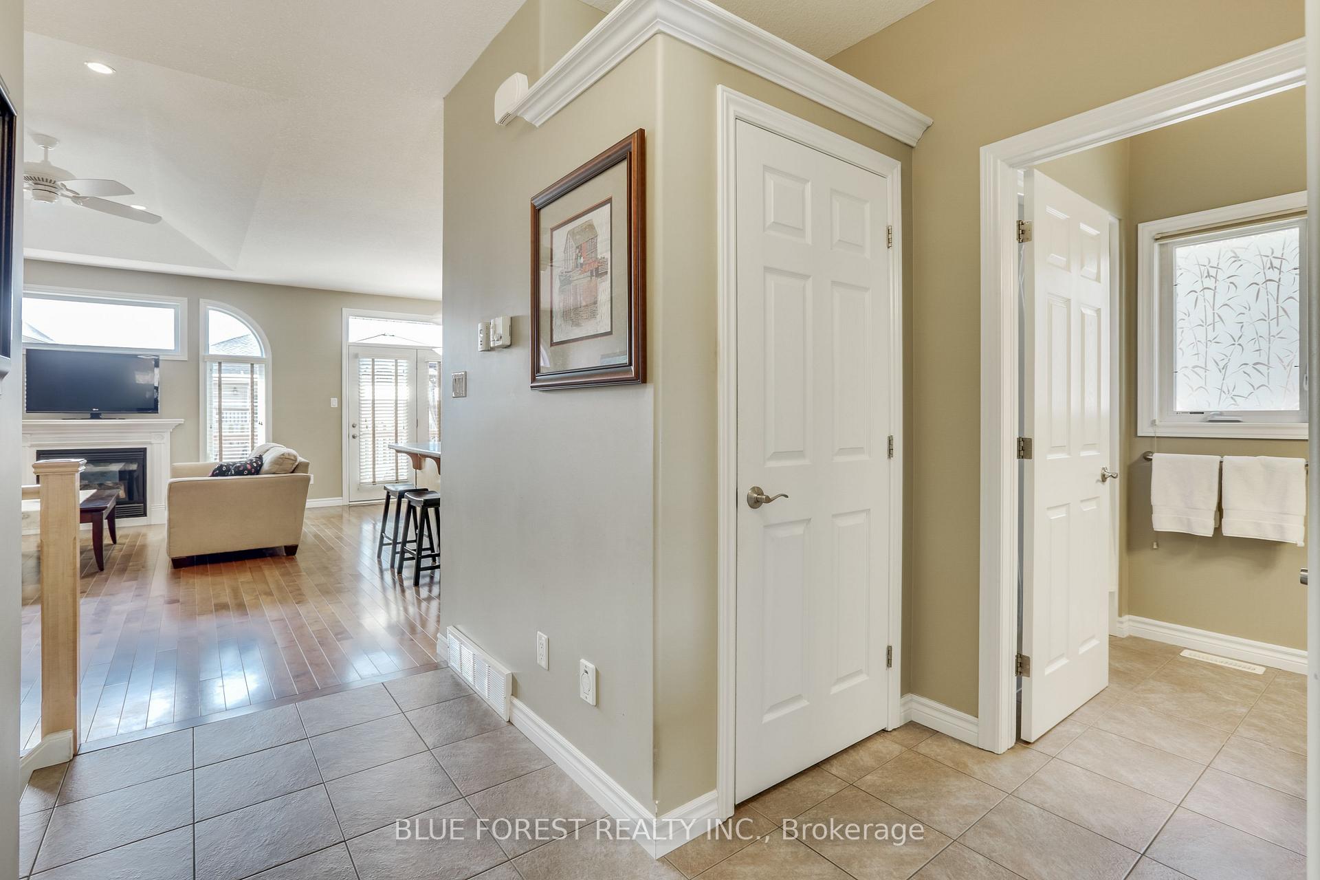 Photo 9 of Unit 9, 10 Foxhollow Drive, Thames Centre, Dorchester — HOMEH