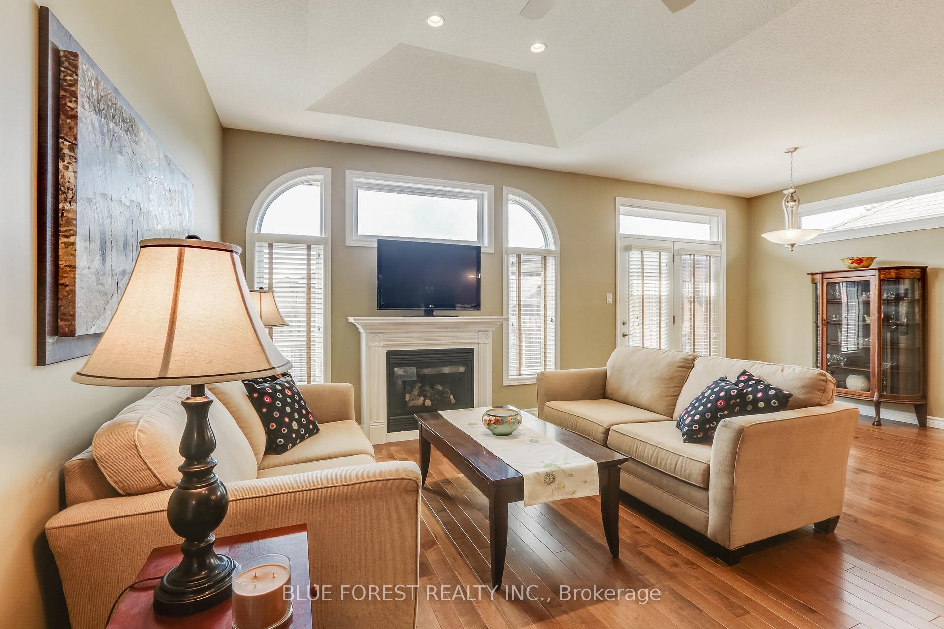 Photo 12 of Unit 9, 10 Foxhollow Drive, Thames Centre, Dorchester — HOMEH
