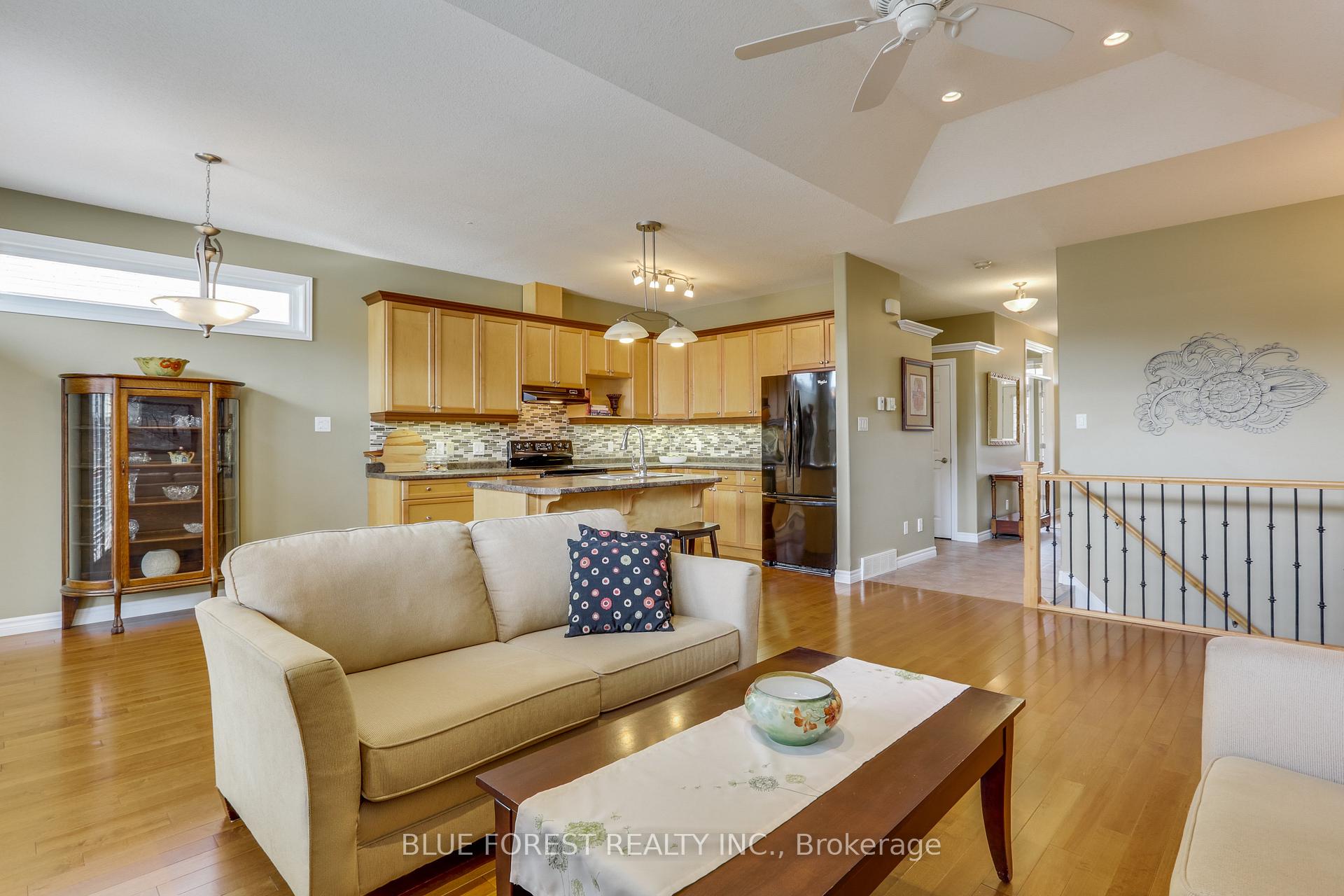 Photo 14 of Unit 9, 10 Foxhollow Drive, Thames Centre, Dorchester — HOMEH