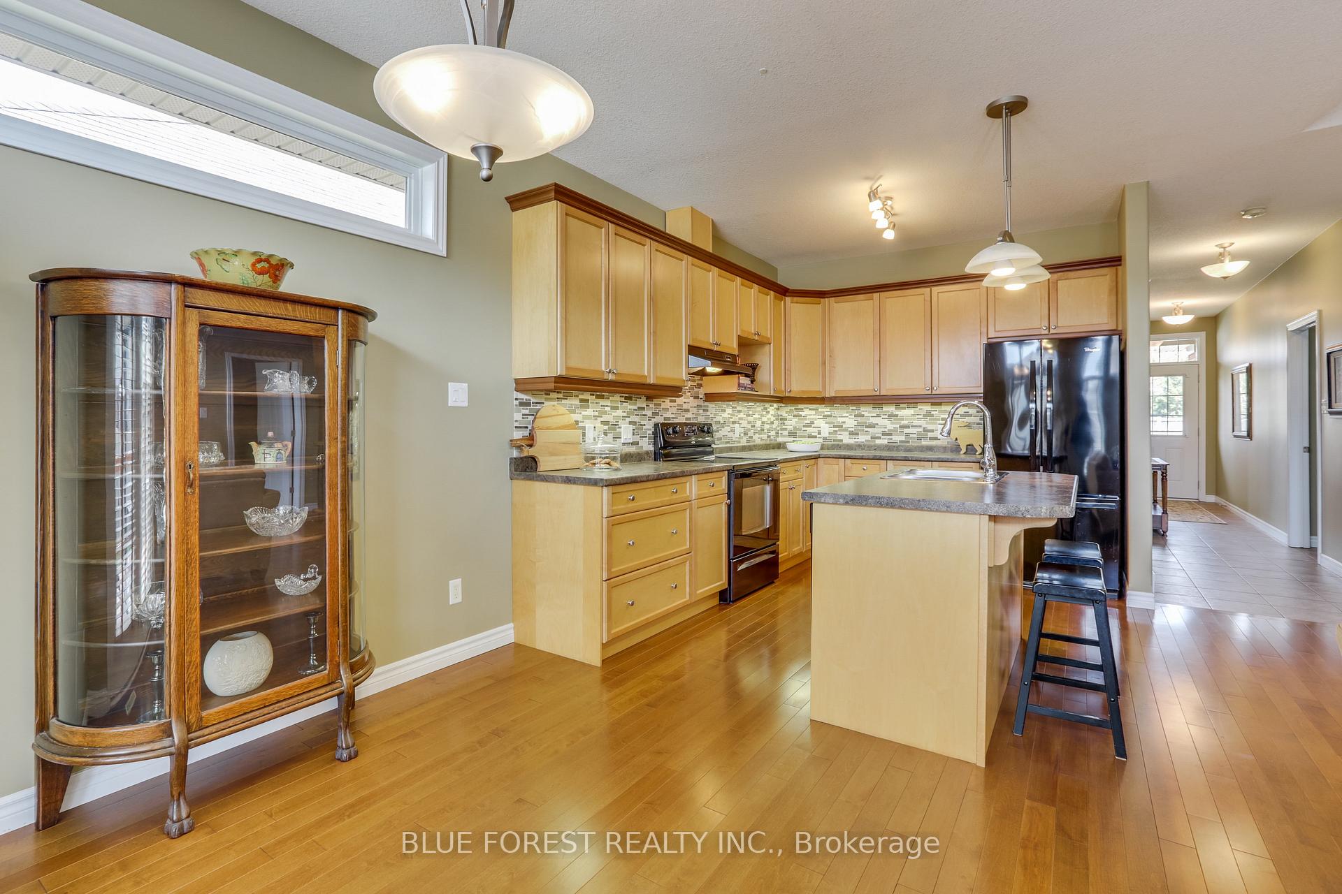Photo 15 of Unit 9, 10 Foxhollow Drive, Thames Centre, Dorchester — HOMEH