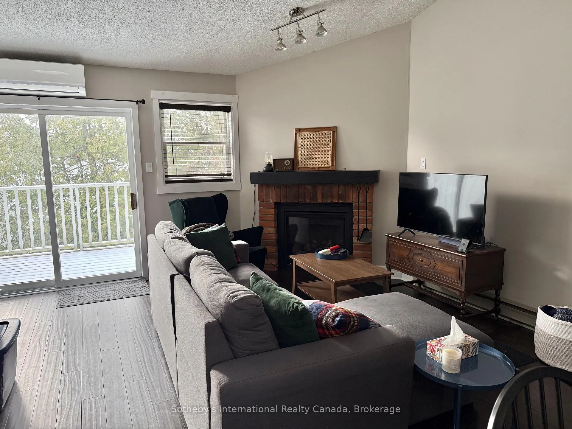 Photo 8 of 439 Oxbow Crescent, Collingwood — HOMEH