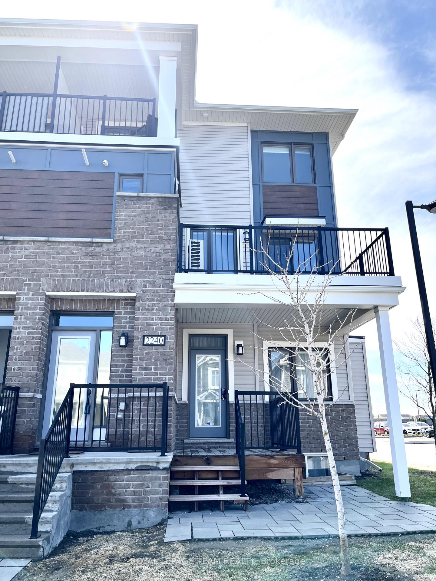 Front of 2240 Watercolours Way