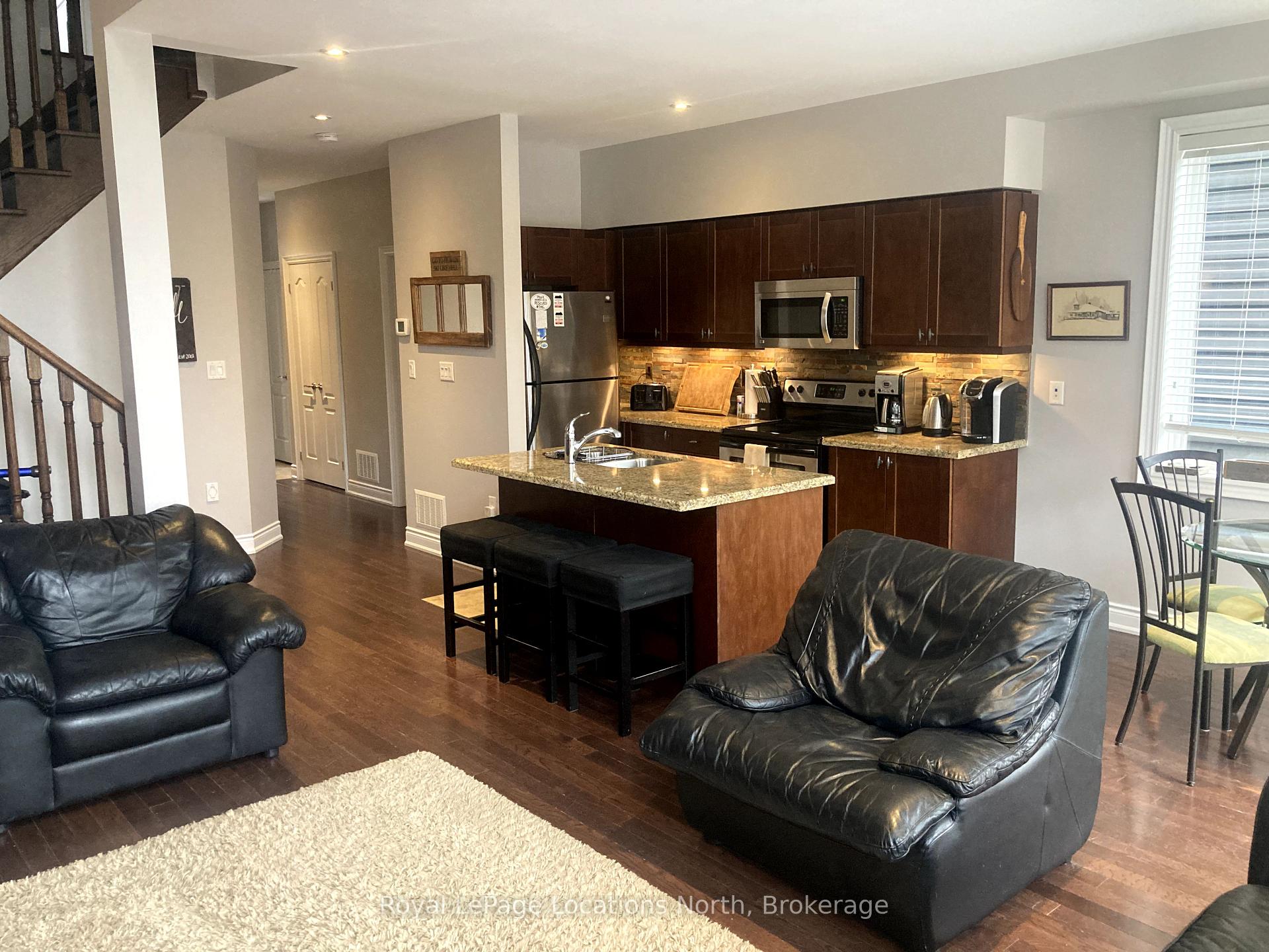 Photo 4 of Unit 16, 8 Wildrose Trail, Collingwood — HOMEH