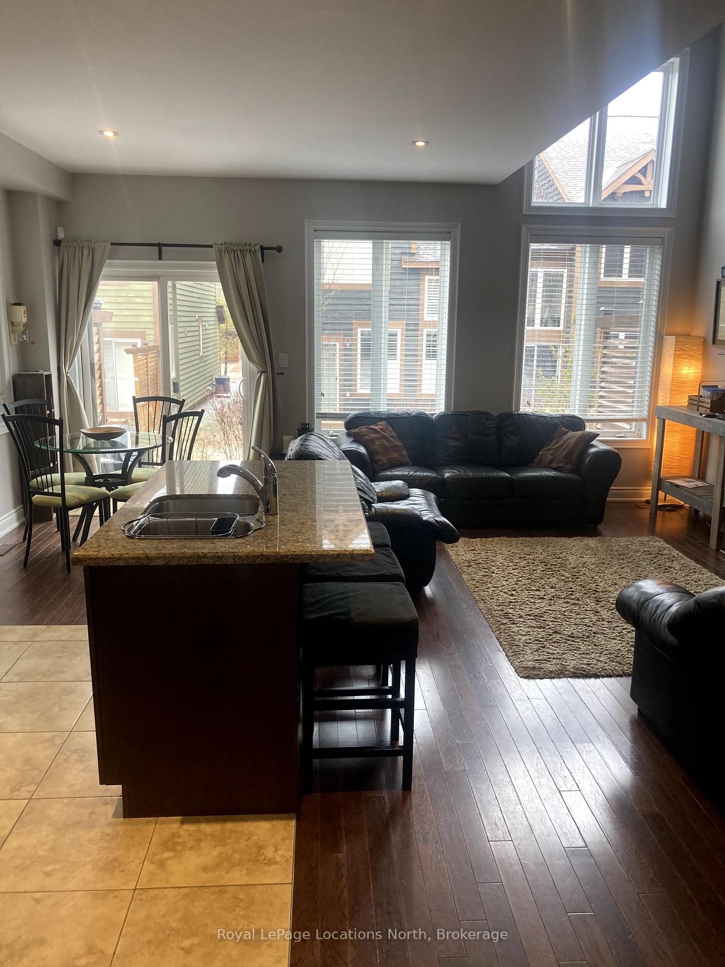 Photo 5 of Unit 16, 8 Wildrose Trail, Collingwood — HOMEH