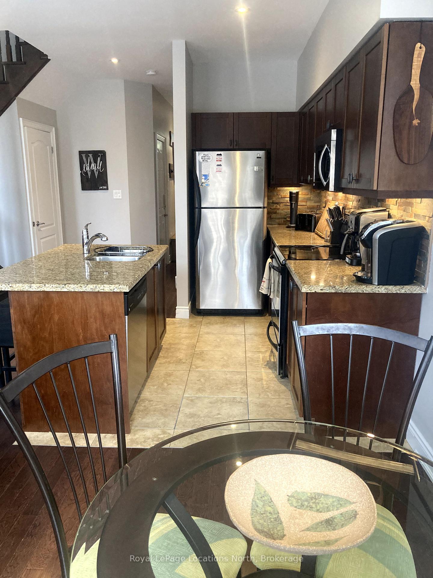 Photo 8 of Unit 16, 8 Wildrose Trail, Collingwood — HOMEH
