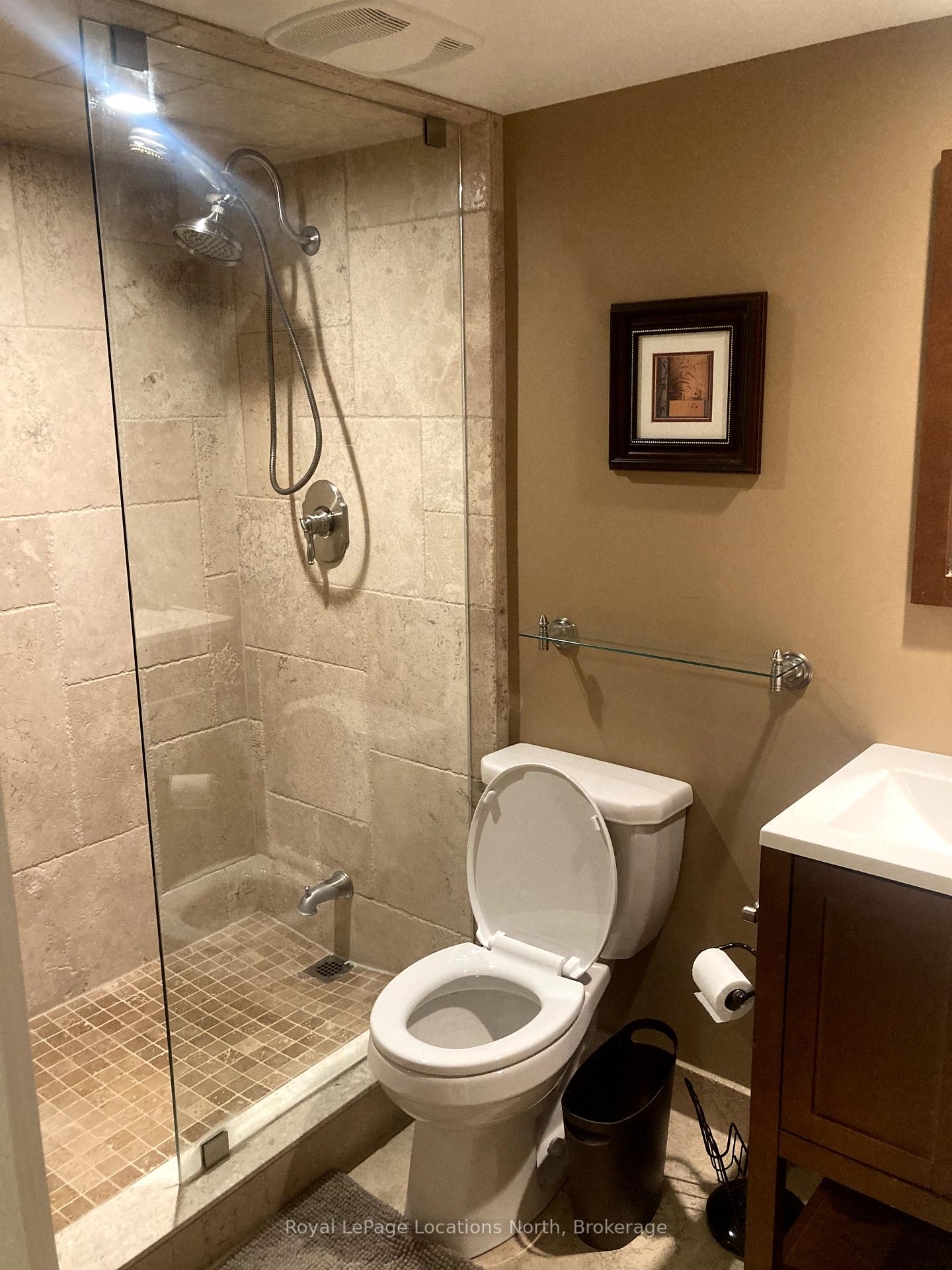 Photo 13 of Unit 16, 8 Wildrose Trail, Collingwood — HOMEH