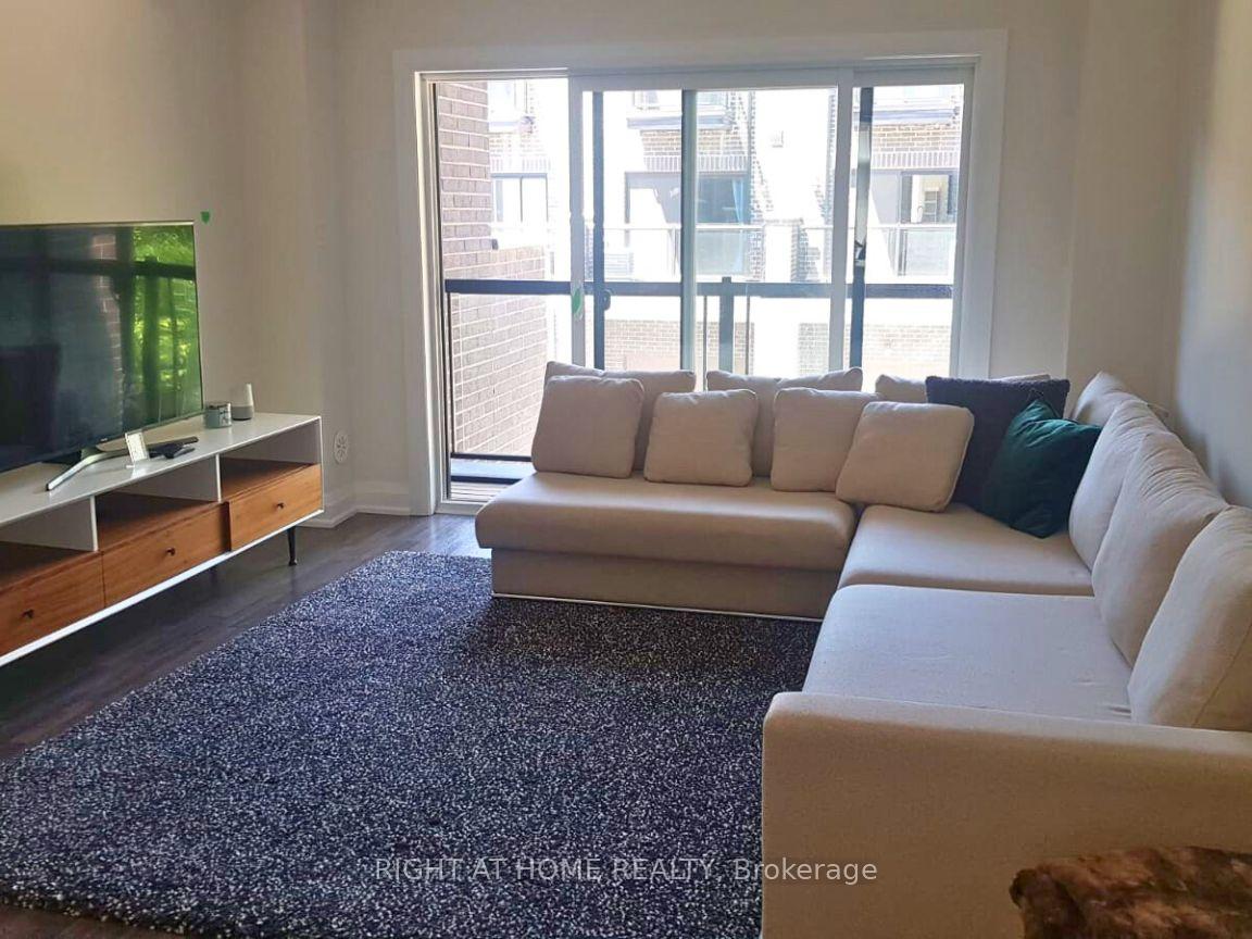 Front of Unit Unit#1, 1758 Lawrence Avenue