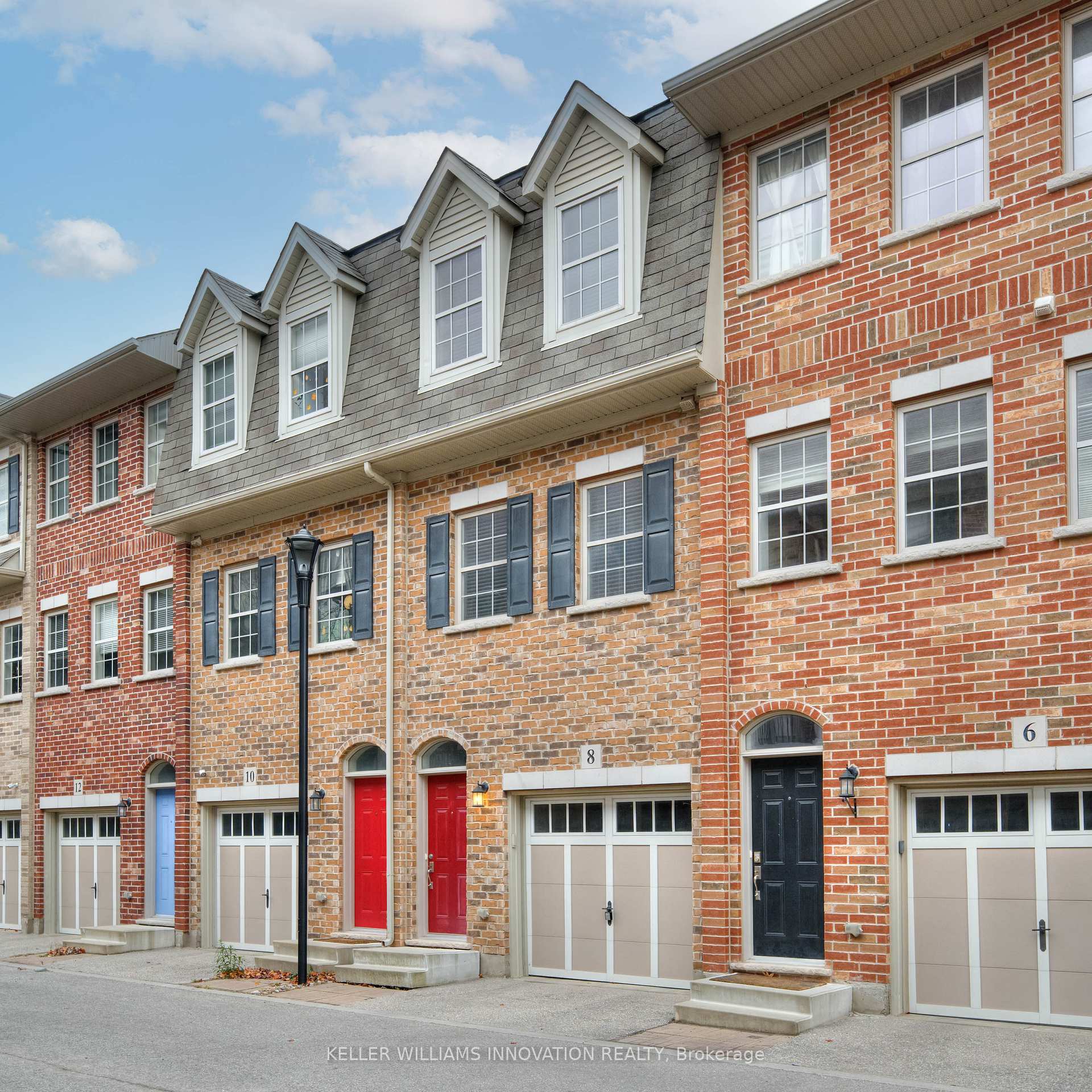 Photo 2 of 8 Cheltenham Mews, Kitchener — HOMEH