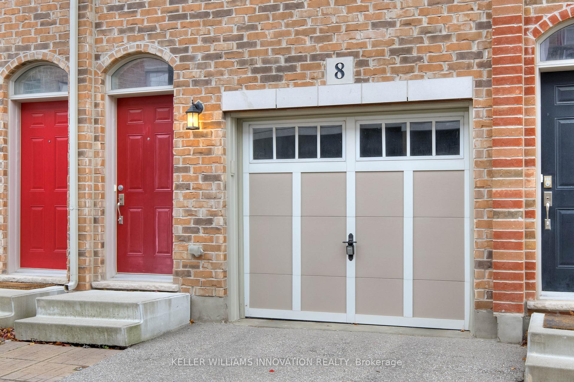 Photo 4 of 8 Cheltenham Mews, Kitchener — HOMEH
