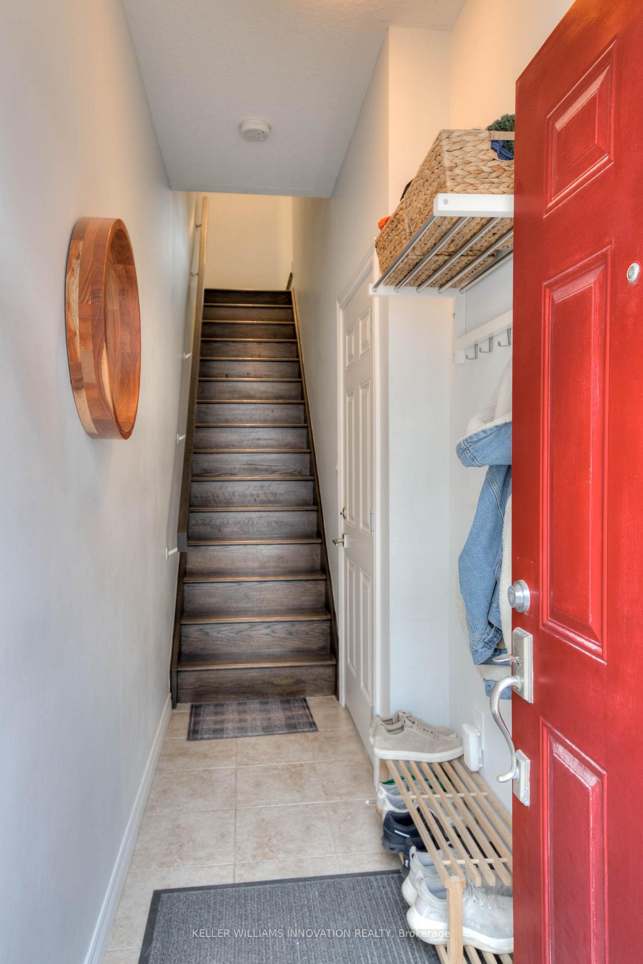Photo 6 of 8 Cheltenham Mews, Kitchener — HOMEH