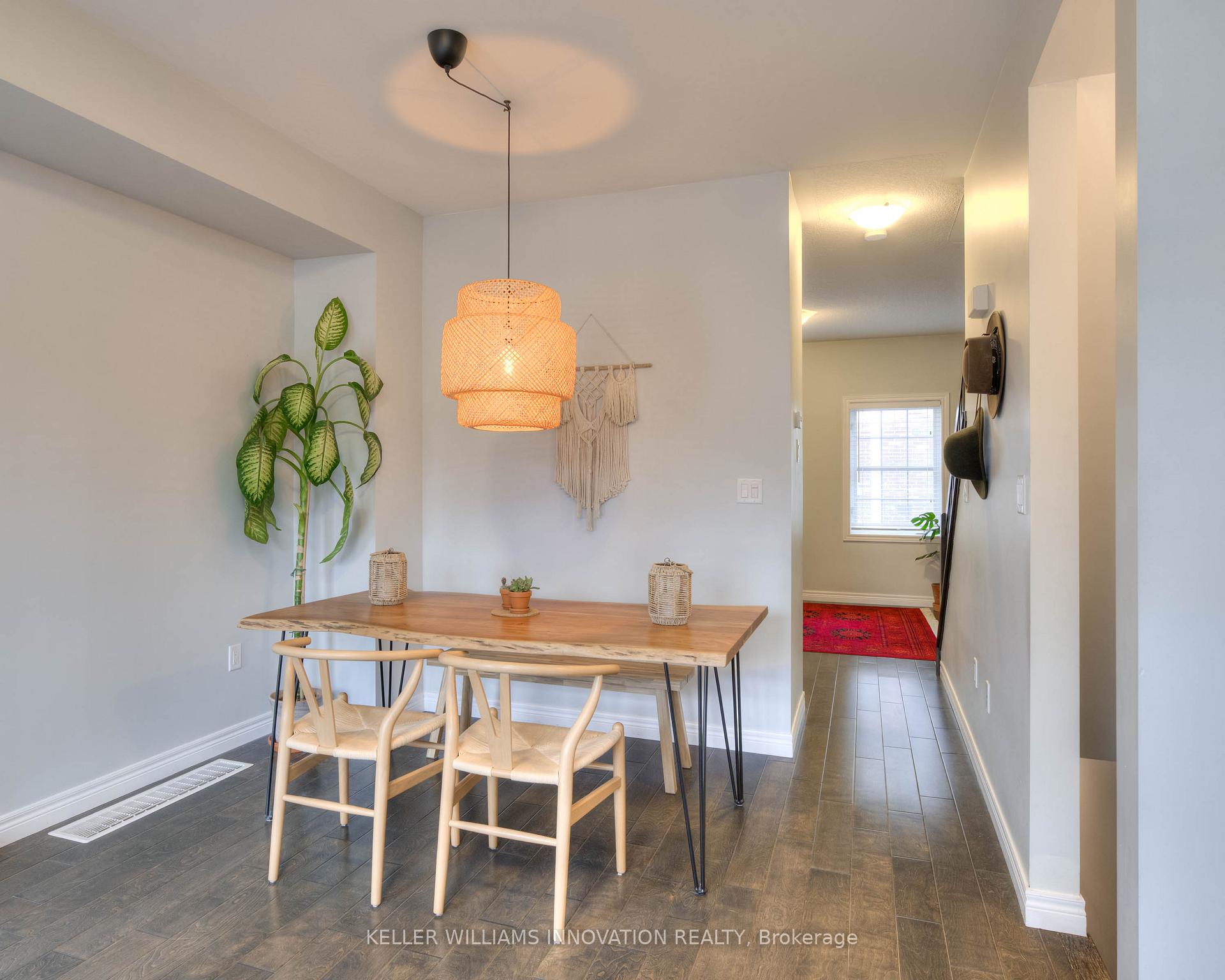 Photo 8 of 8 Cheltenham Mews, Kitchener — HOMEH