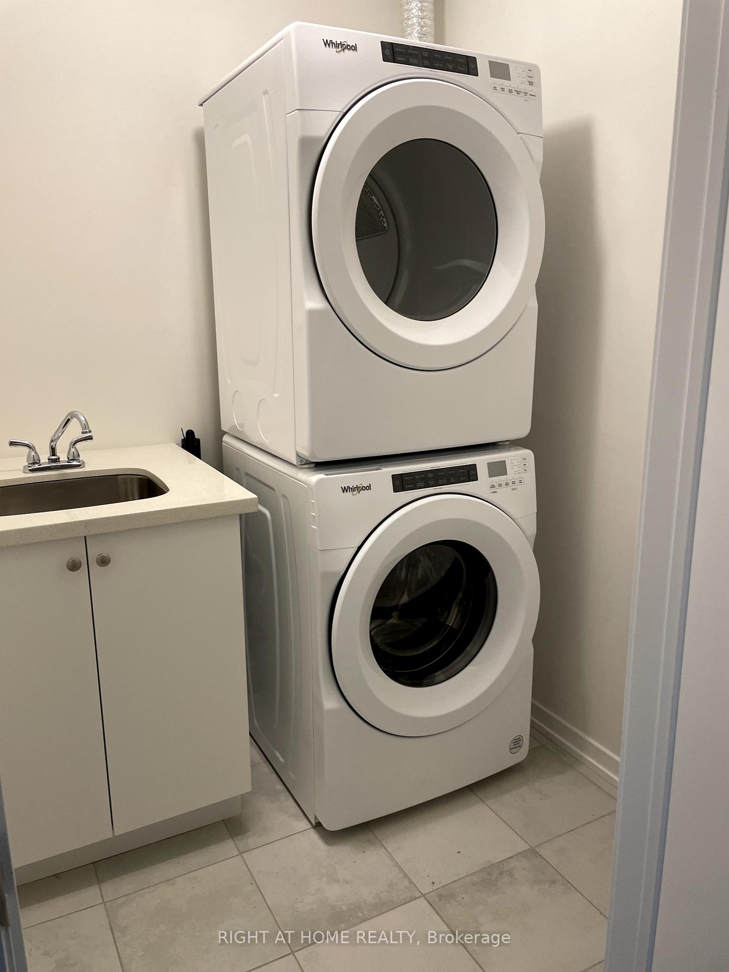 Photo 3 of Unit 148, 41 Landsbridge Street, Caledon, Bolton East — HOMEH