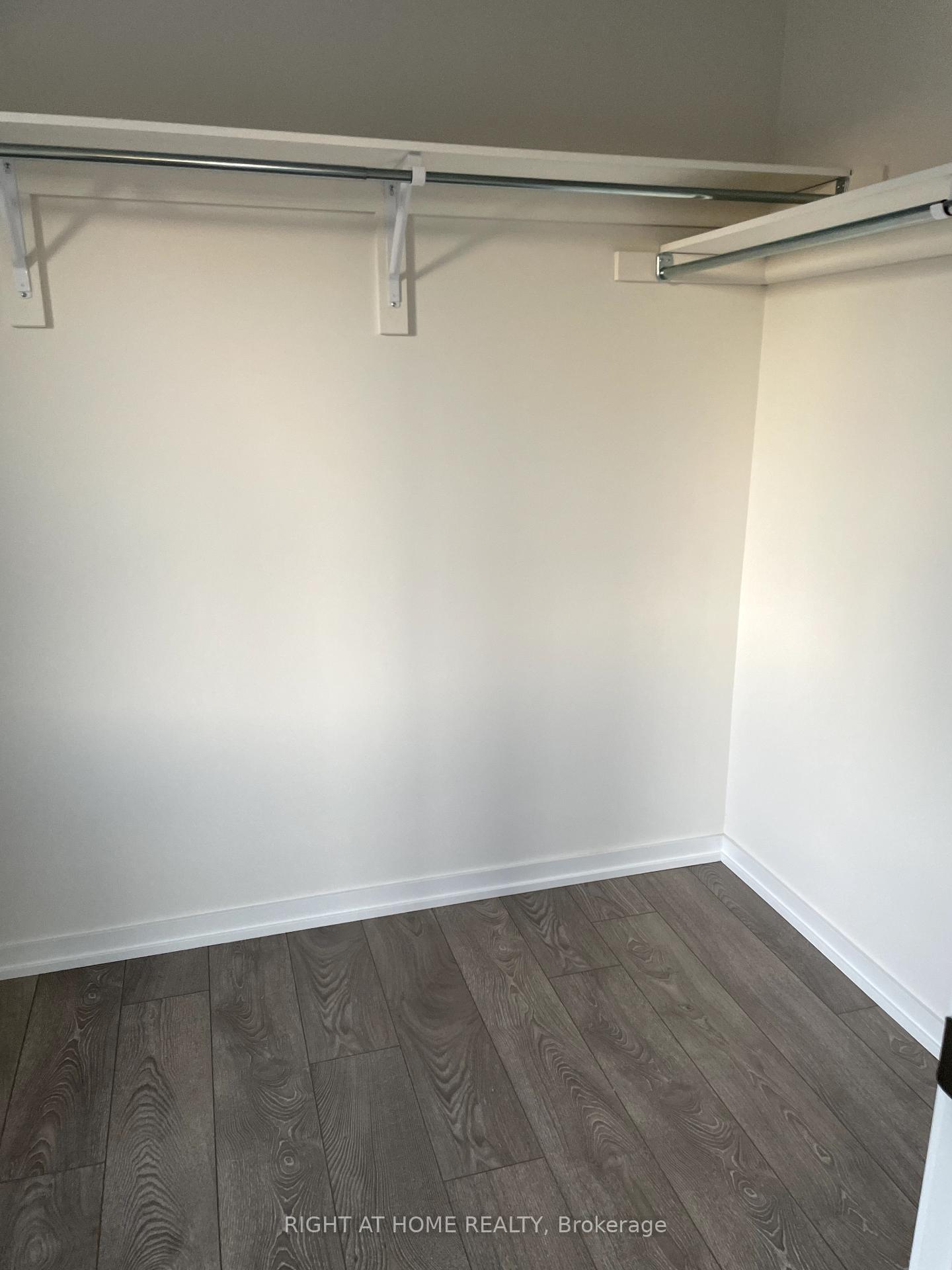 Photo 7 of Unit 148, 41 Landsbridge Street, Caledon, Bolton East — HOMEH
