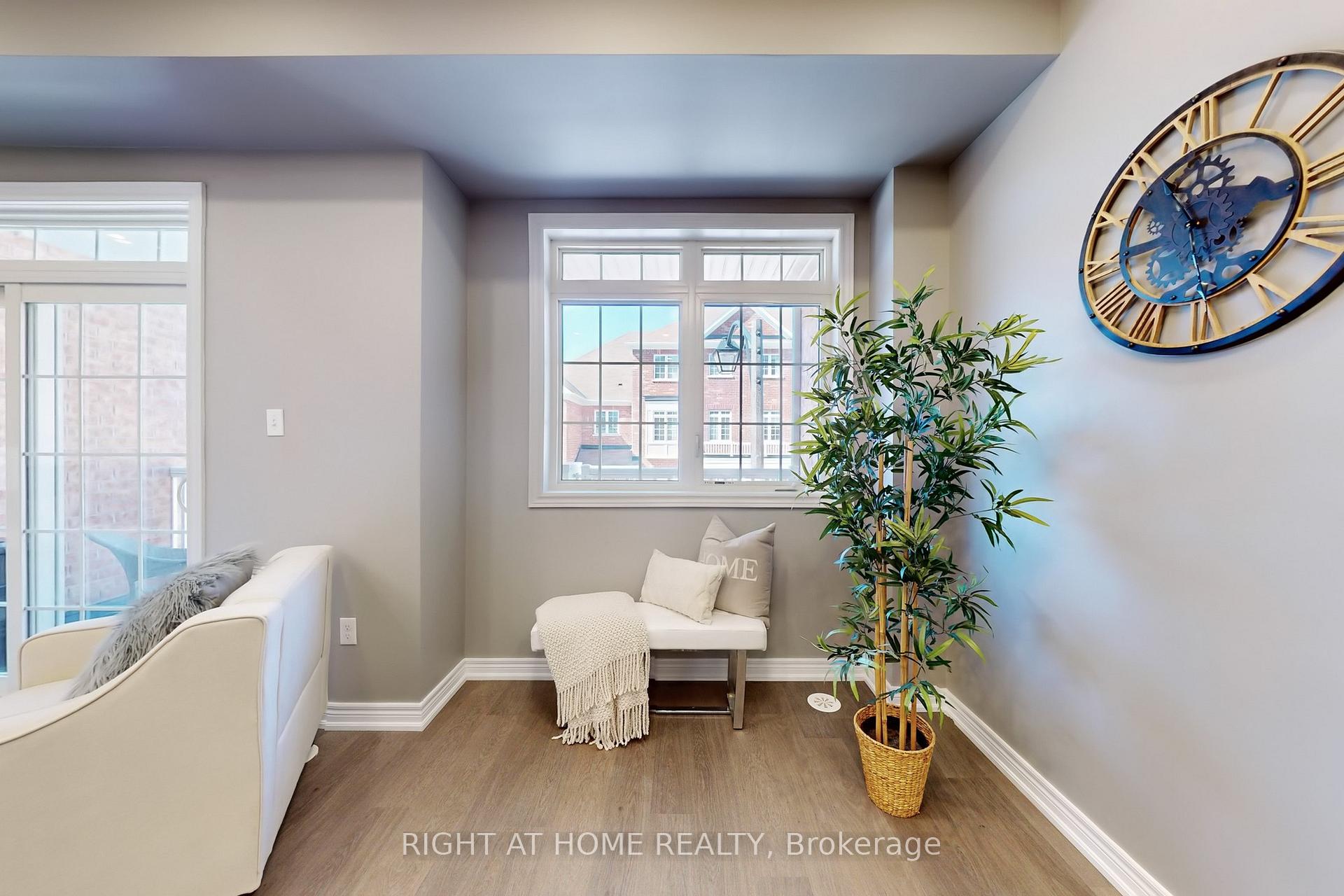 Photo 8 of 21 Fanny Grove Way, Markham, Greensborough — HOMEH