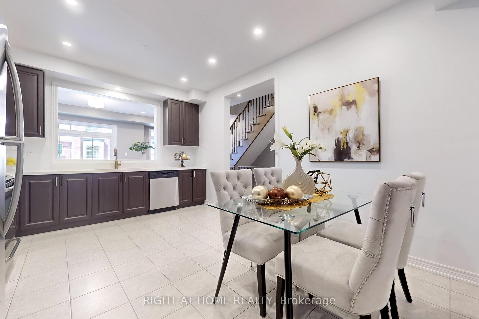 Photo 14 of 21 Fanny Grove Way, Markham, Greensborough — HOMEH