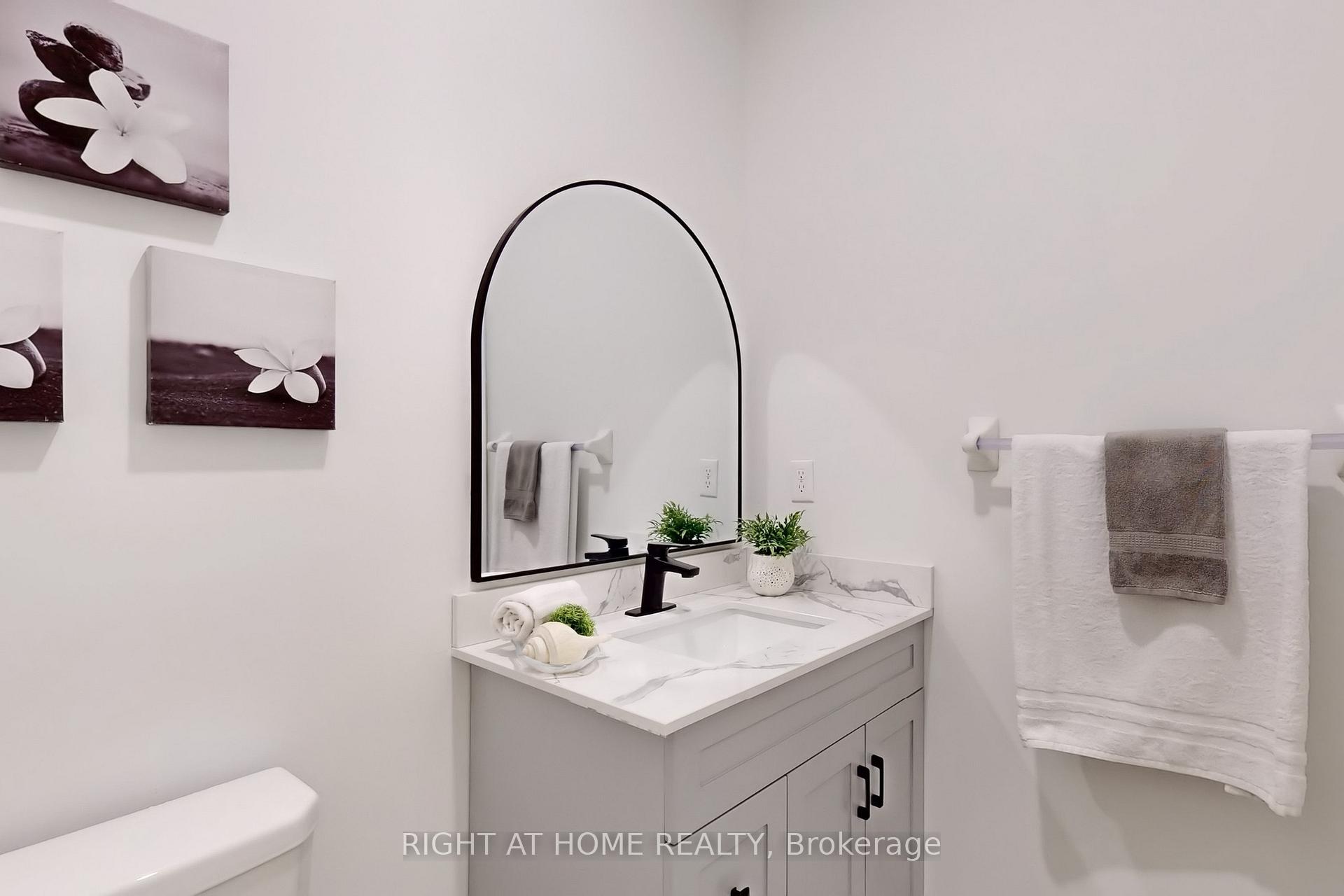 Photo 15 of 21 Fanny Grove Way, Markham, Greensborough — HOMEH