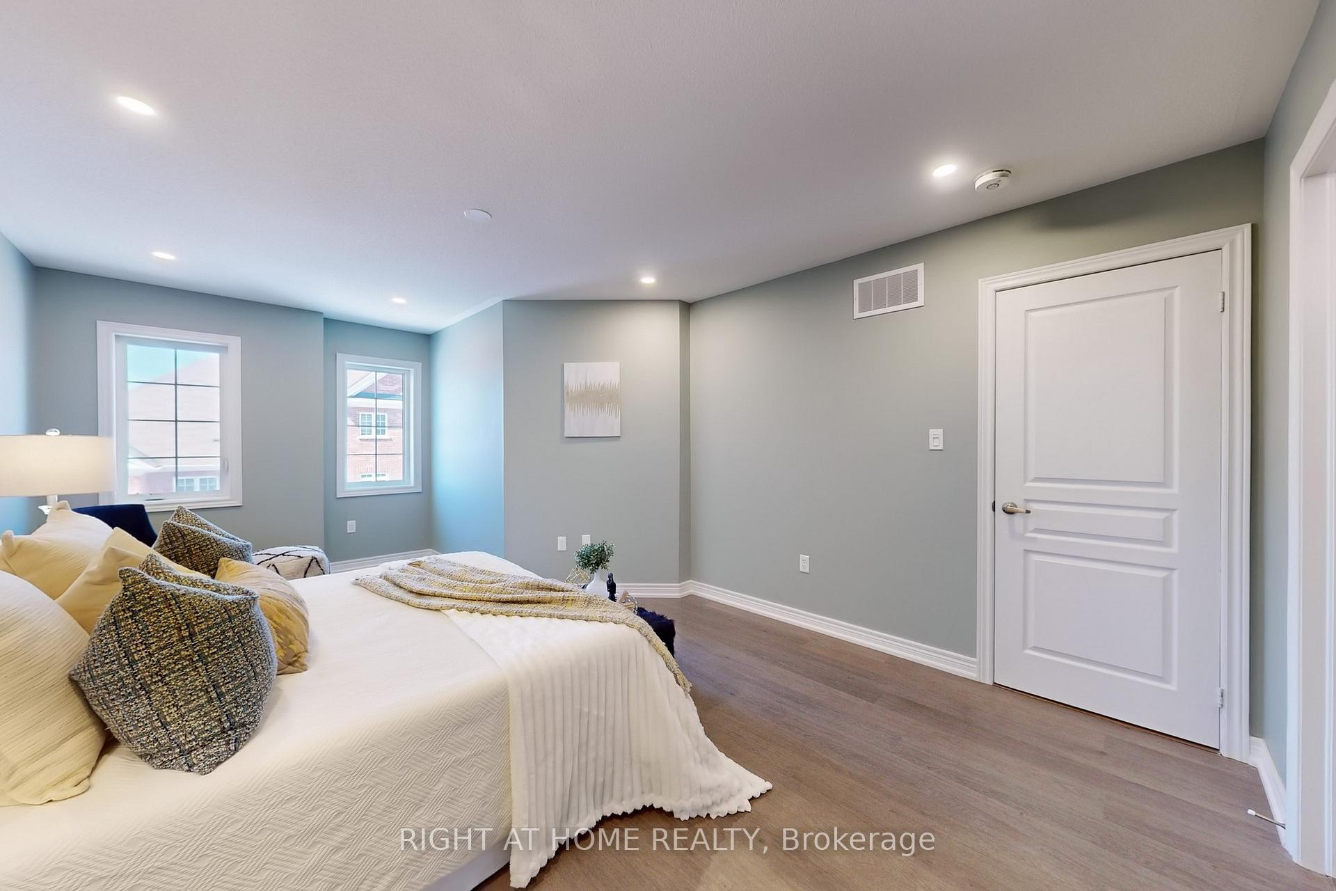 Photo 18 of 21 Fanny Grove Way, Markham, Greensborough — HOMEH
