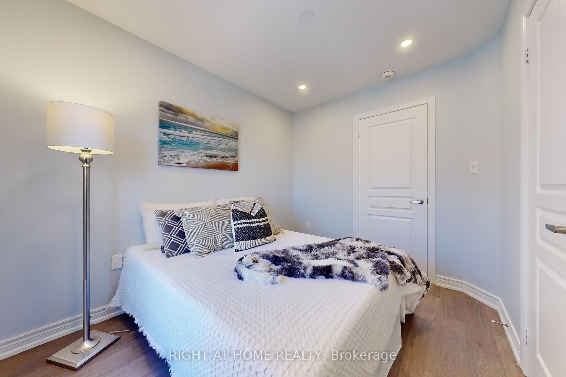 Photo 23 of 21 Fanny Grove Way, Markham, Greensborough — HOMEH