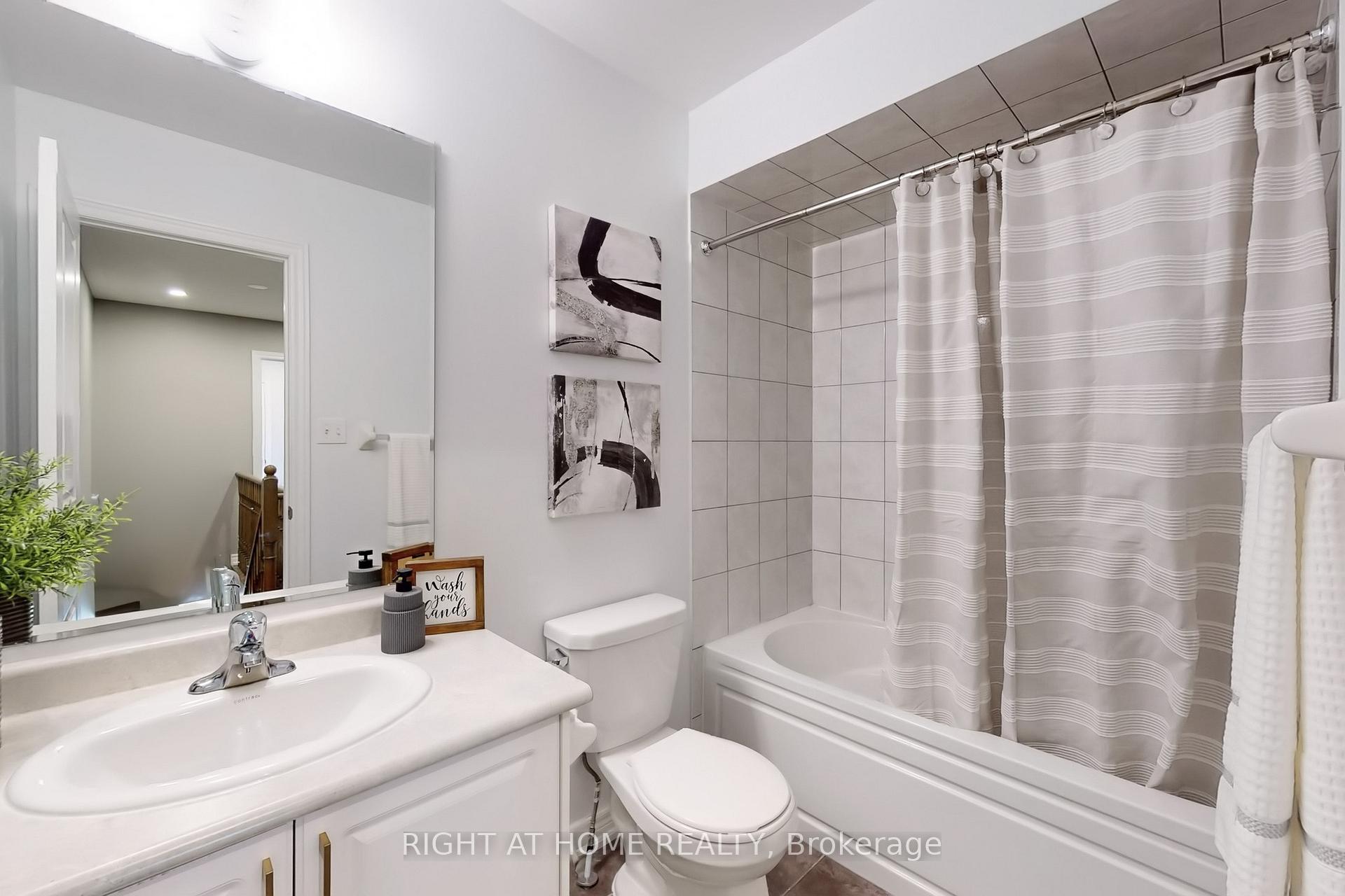 Photo 24 of 21 Fanny Grove Way, Markham, Greensborough — HOMEH