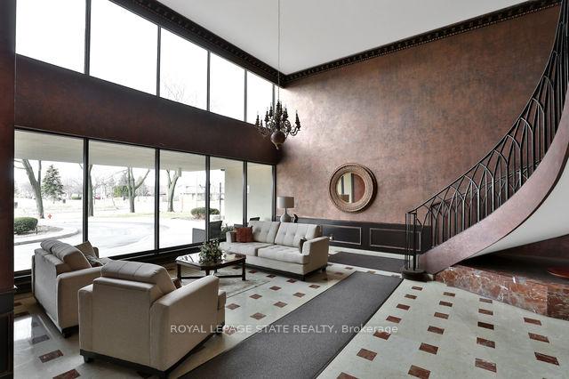 Photo 9 of Unit 1701, 301 Frances Avenue, Hamilton, Lakeshore — HOMEH