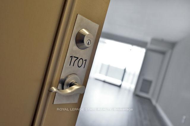 Photo 10 of Unit 1701, 301 Frances Avenue, Hamilton, Lakeshore — HOMEH