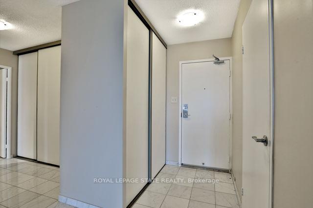 Photo 11 of Unit 1701, 301 Frances Avenue, Hamilton, Lakeshore — HOMEH
