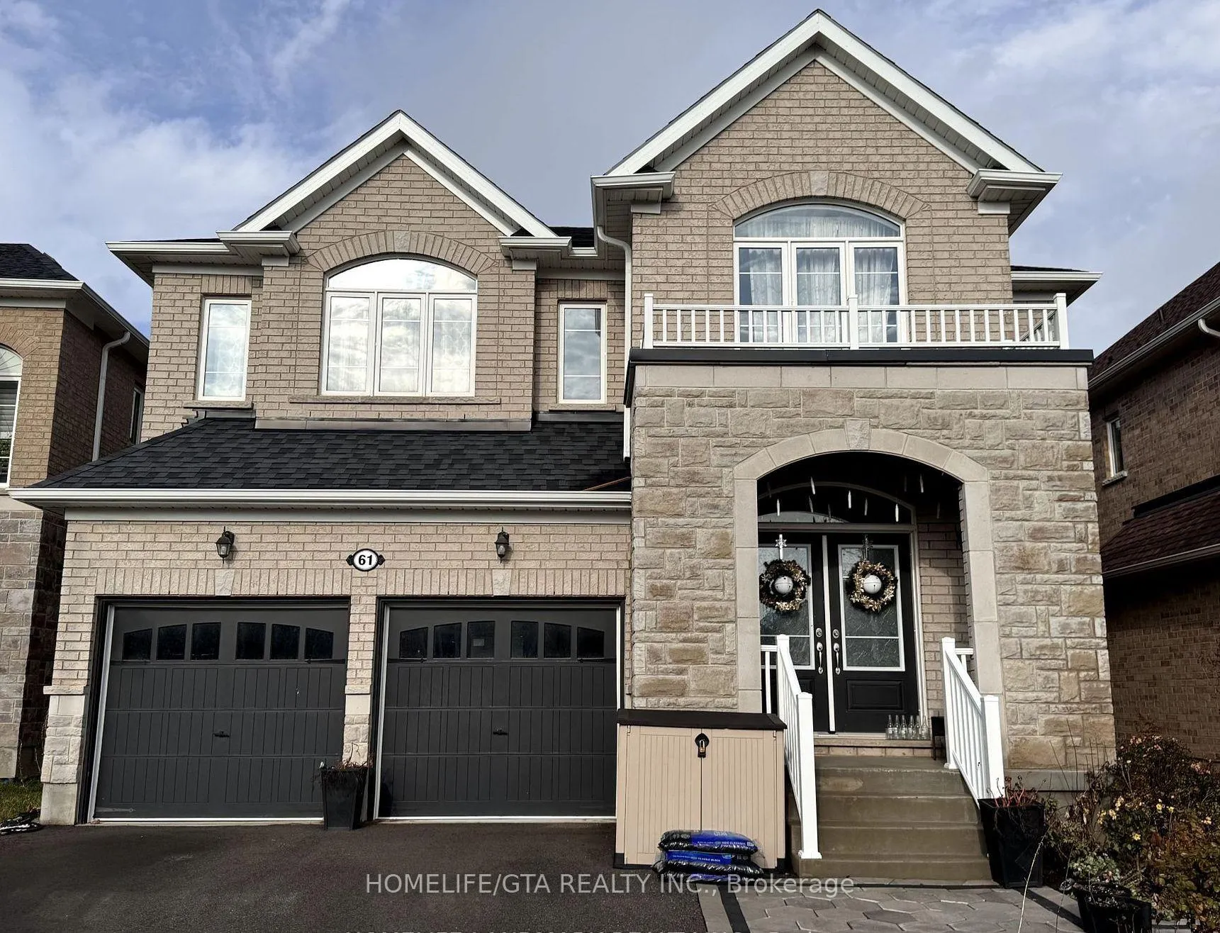 Front of 61 Barlow Place