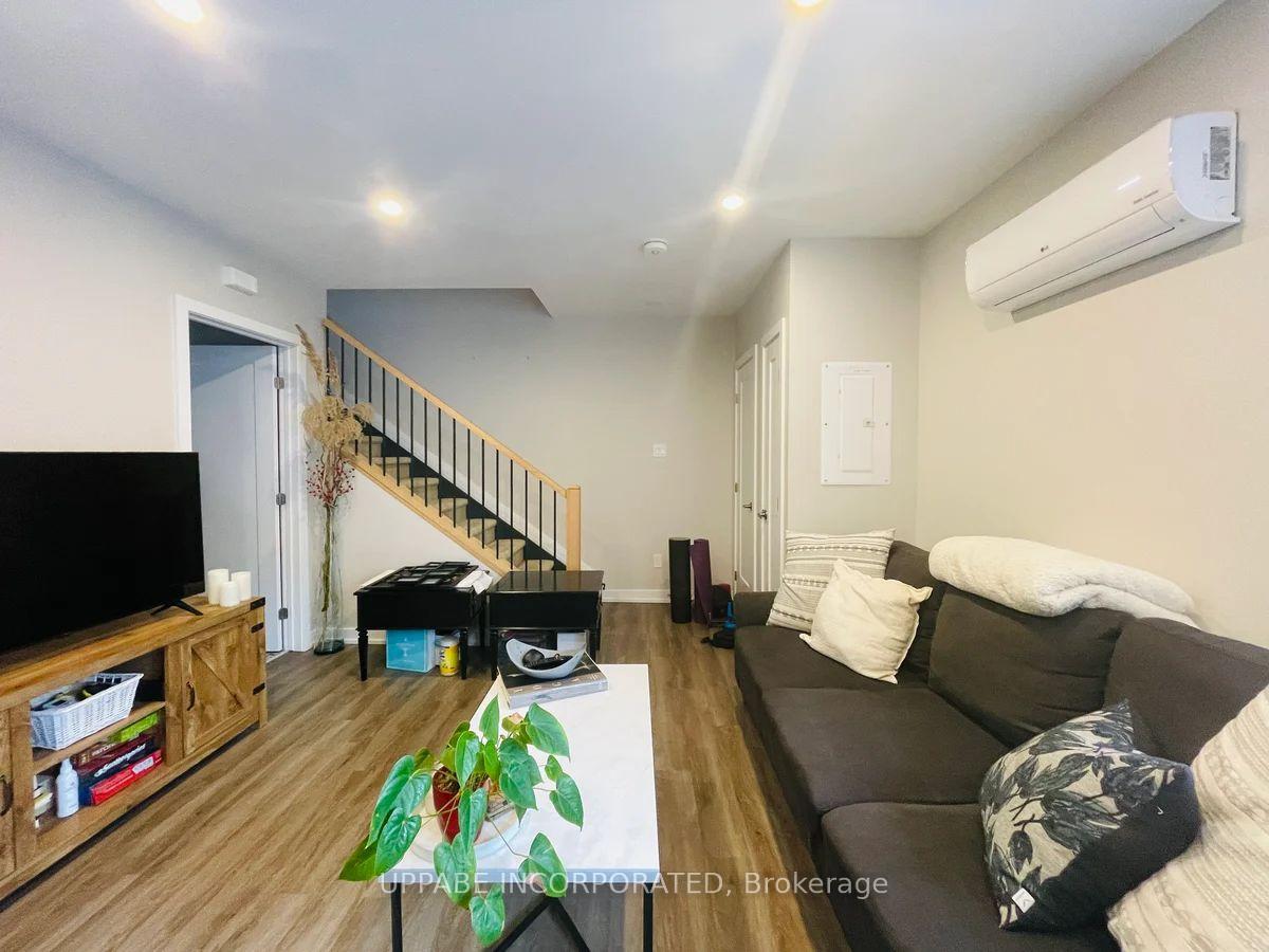 Photo 2 of Unit B, 681 Edison Avenue, Ottawa, Laurentianview — HOMEH