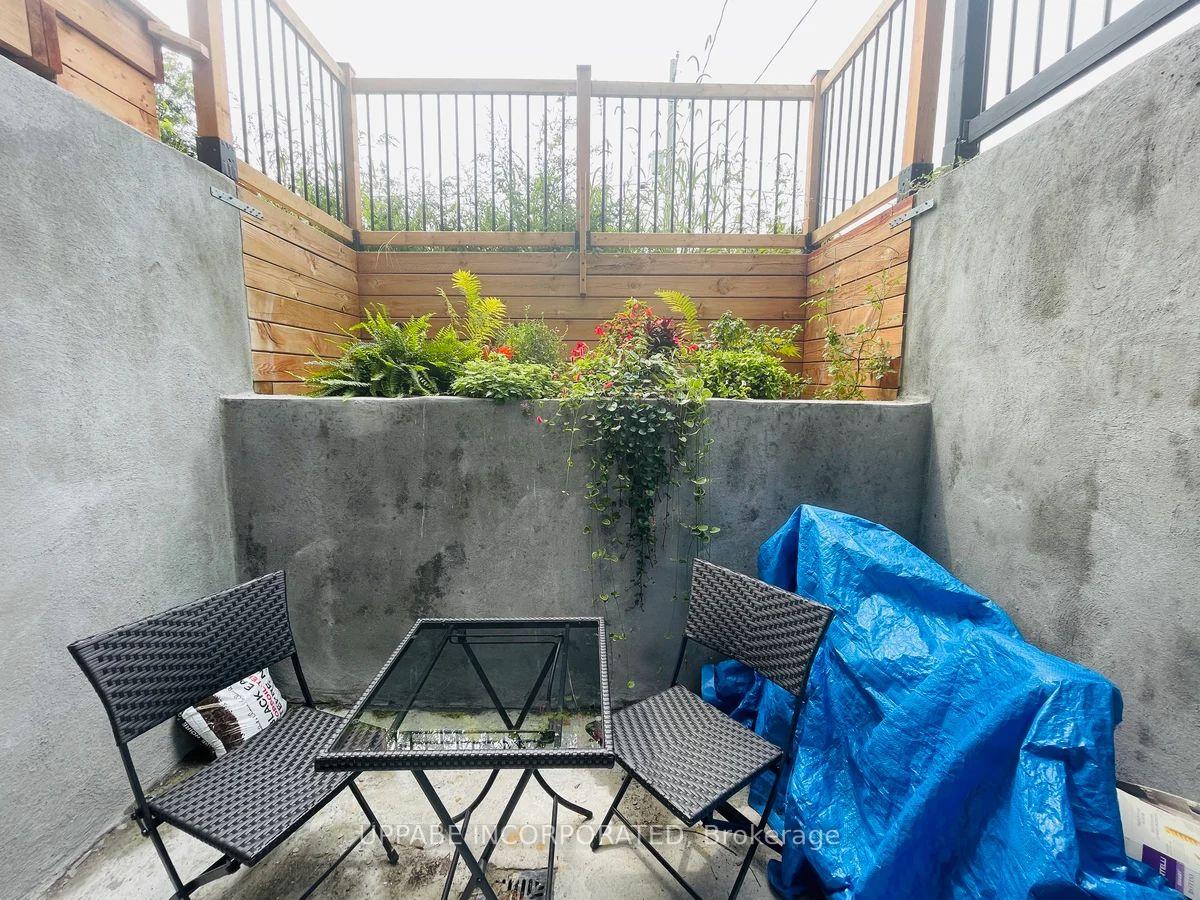 Photo 5 of Unit B, 681 Edison Avenue, Ottawa, Laurentianview — HOMEH