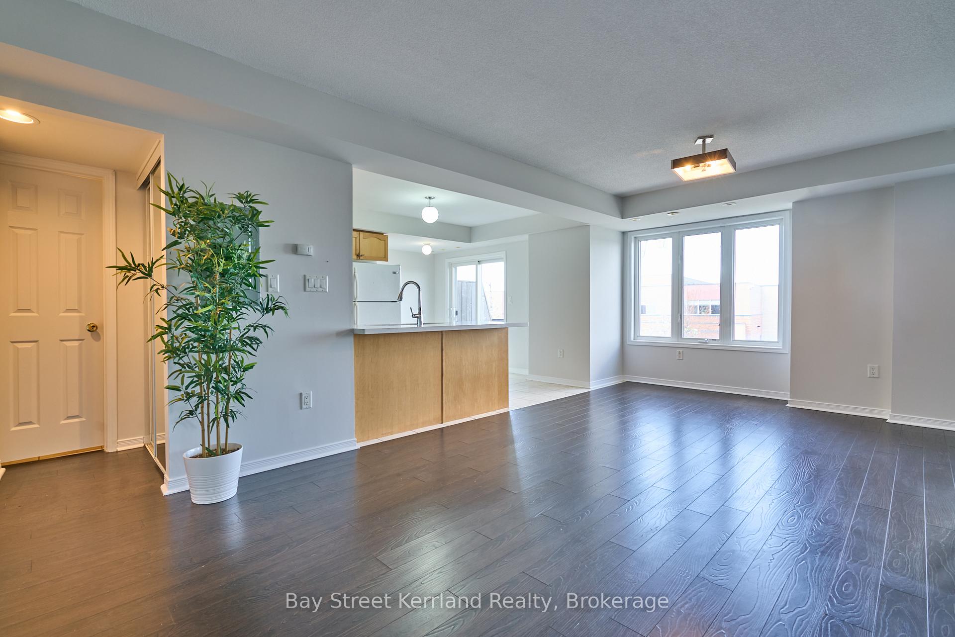 Photo 2 of Unit 21, 2105 Bur Oak Avenue, Markham, Greensborough — HOMEH