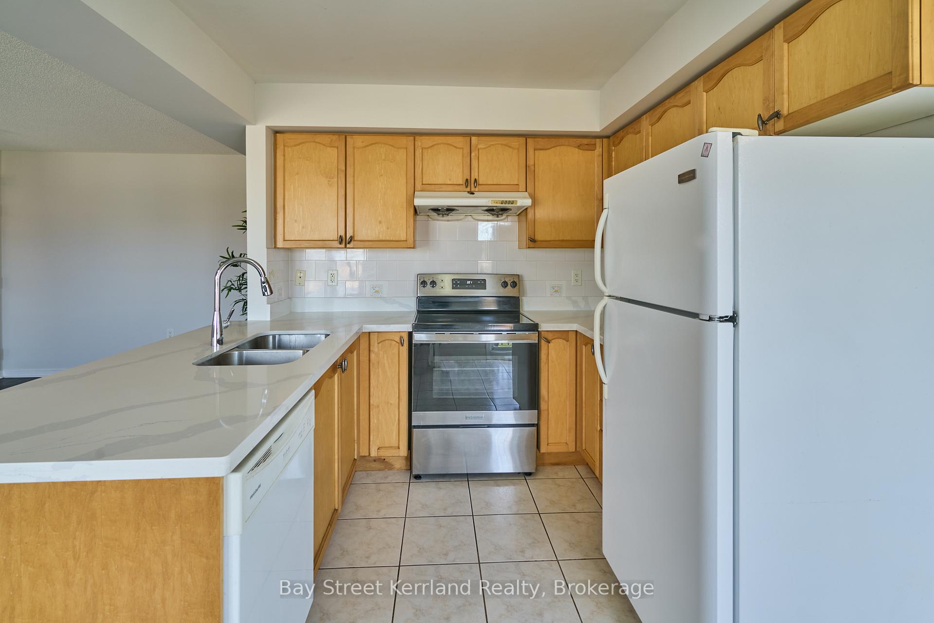Photo 6 of Unit 21, 2105 Bur Oak Avenue, Markham, Greensborough — HOMEH