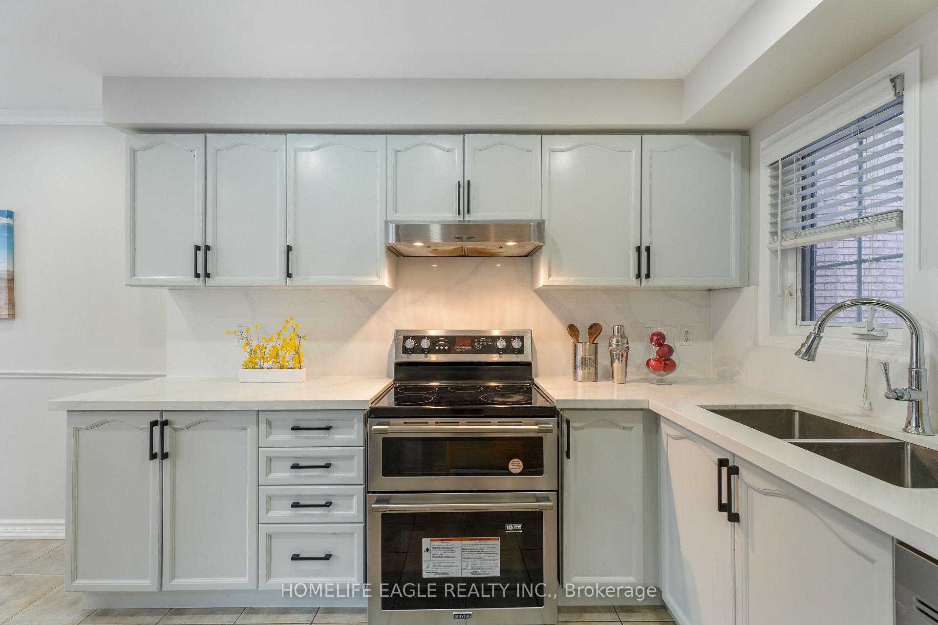 Photo 6 of 71 Millcliff Circle, Aurora, Aurora Grove — HOMEH