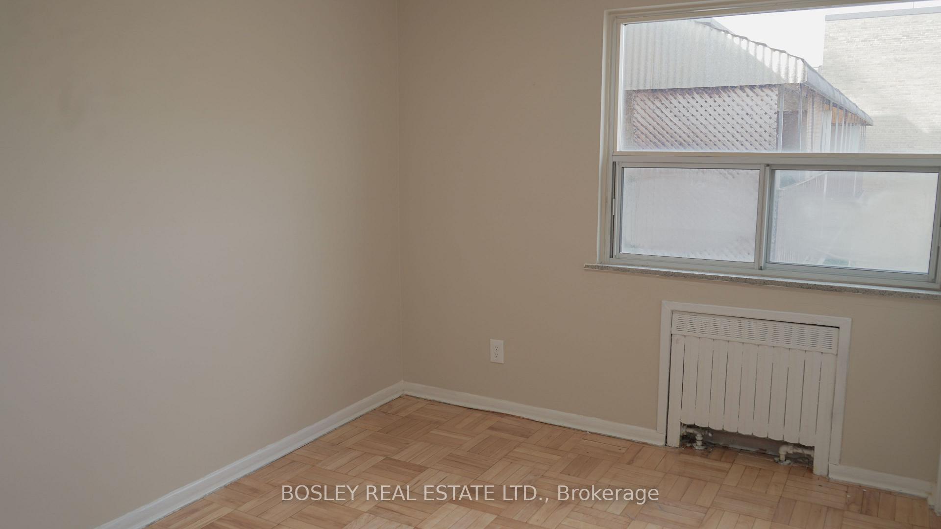 Photo 2 of Unit 406, 970 Eglinton Avenue E, Toronto, Leaside — HOMEH