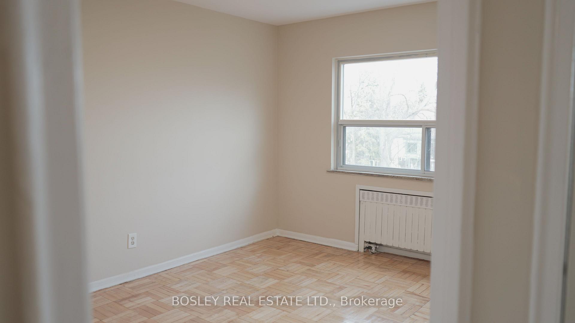Photo 5 of Unit 406, 970 Eglinton Avenue E, Toronto, Leaside — HOMEH