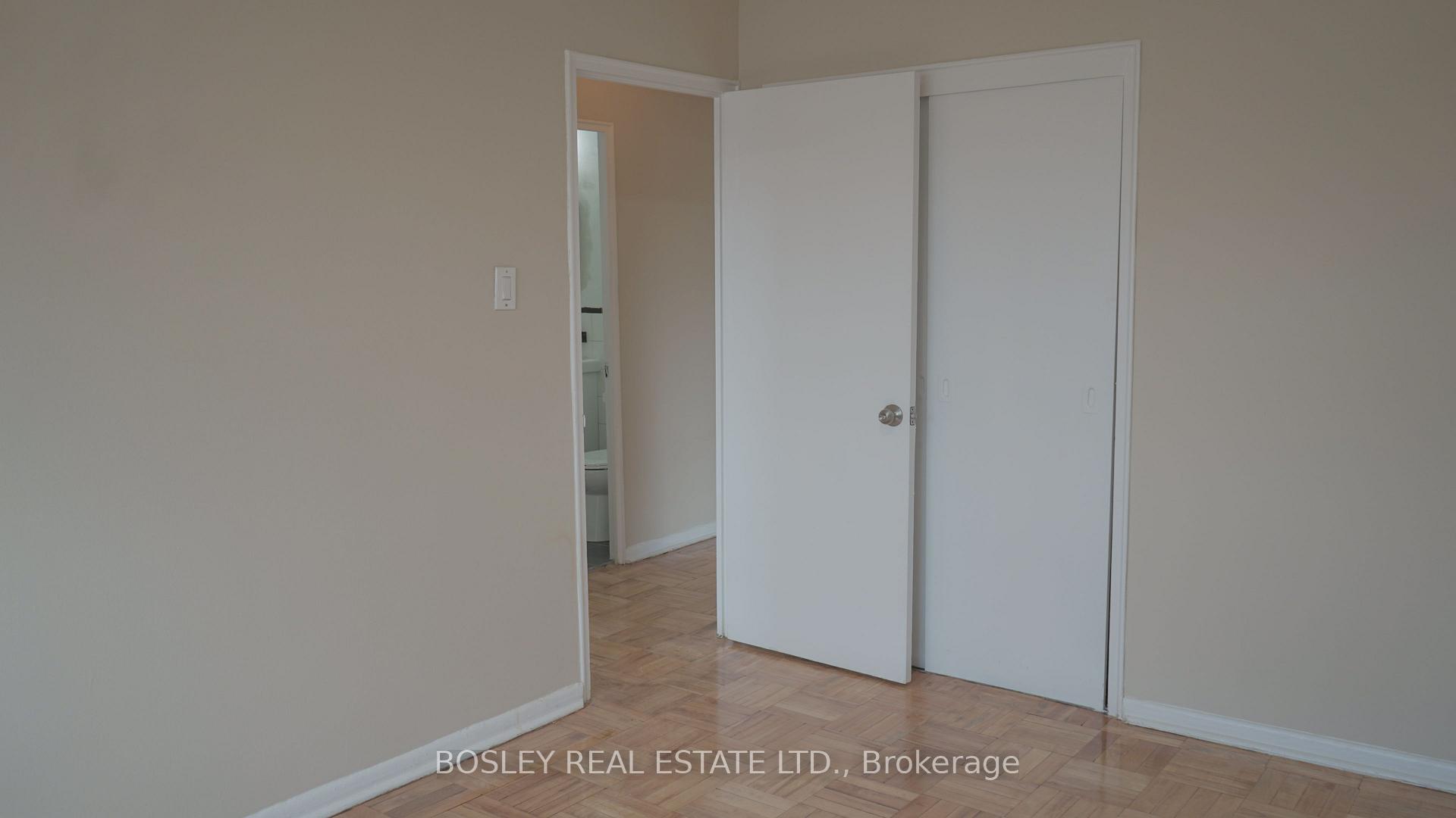 Photo 6 of Unit 406, 970 Eglinton Avenue E, Toronto, Leaside — HOMEH