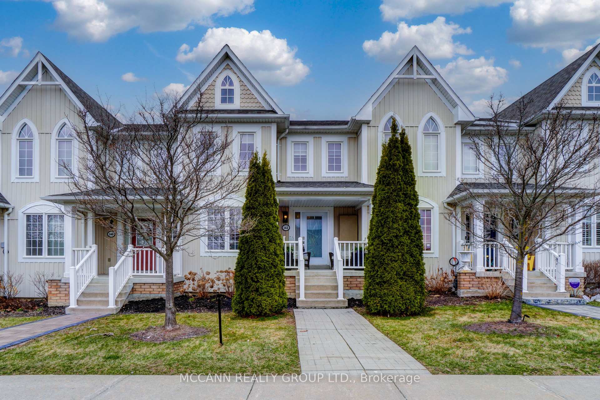 Front of 142 Carnwith Drive E