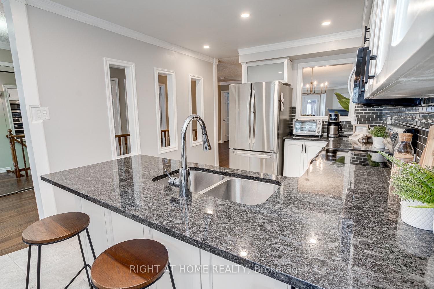 Photo 7 of 12 Beswick Lane, Uxbridge — HOMEH