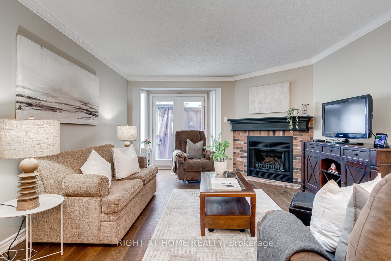 Photo 15 of 12 Beswick Lane, Uxbridge — HOMEH
