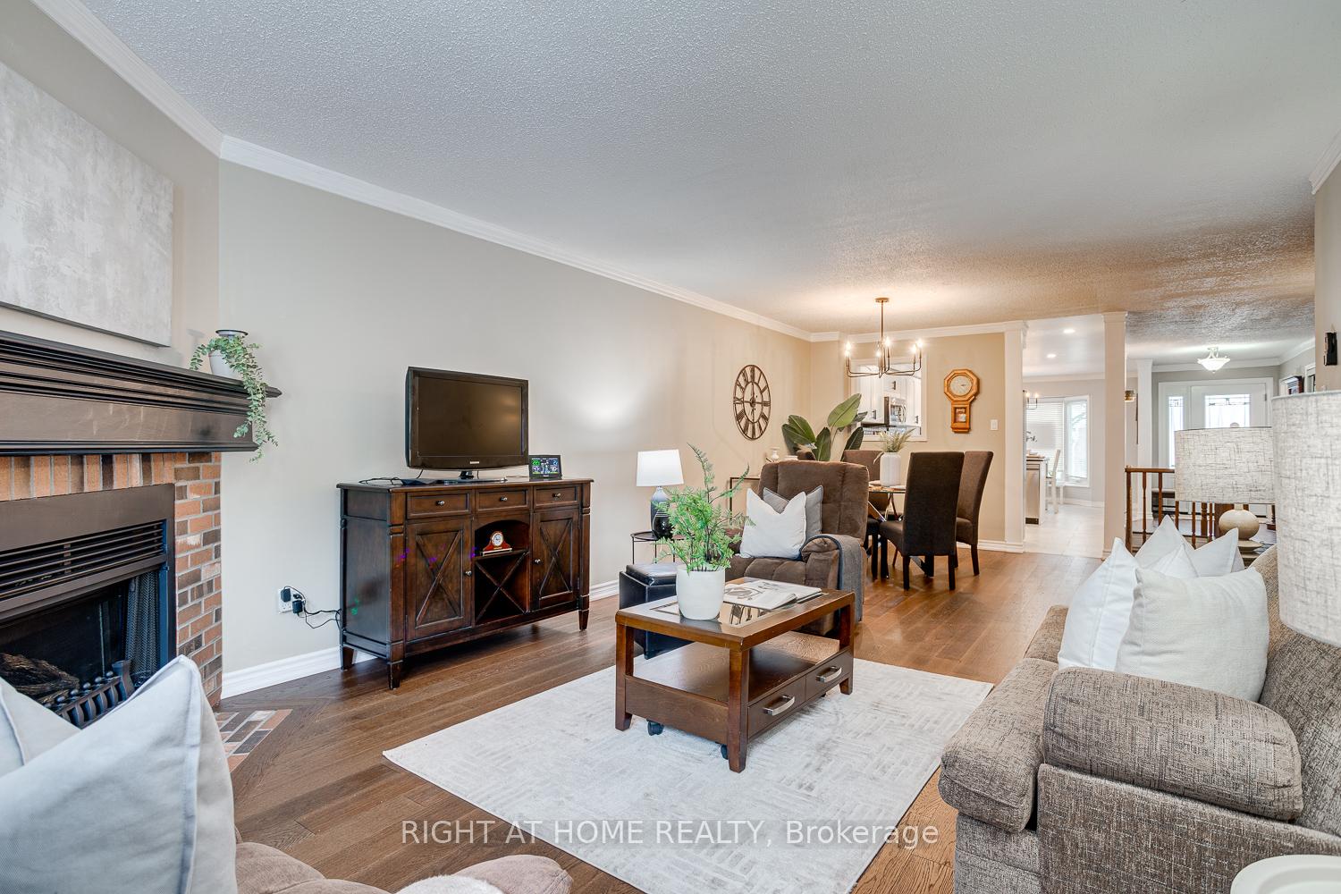 Photo 17 of 12 Beswick Lane, Uxbridge — HOMEH