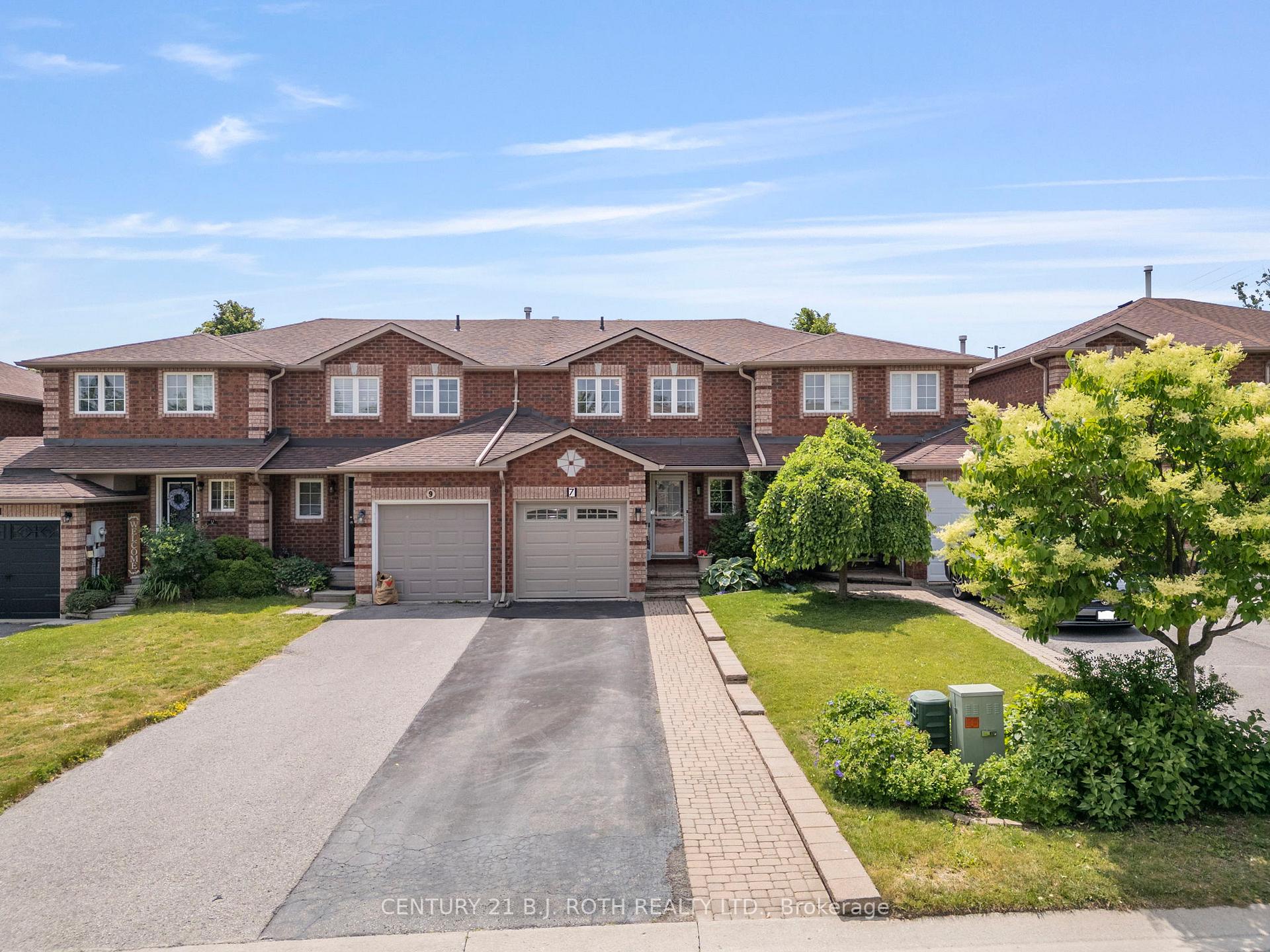 Photo 3 of 7 Lion's Gate Boulevard, Barrie, Little Lake — HOMEH
