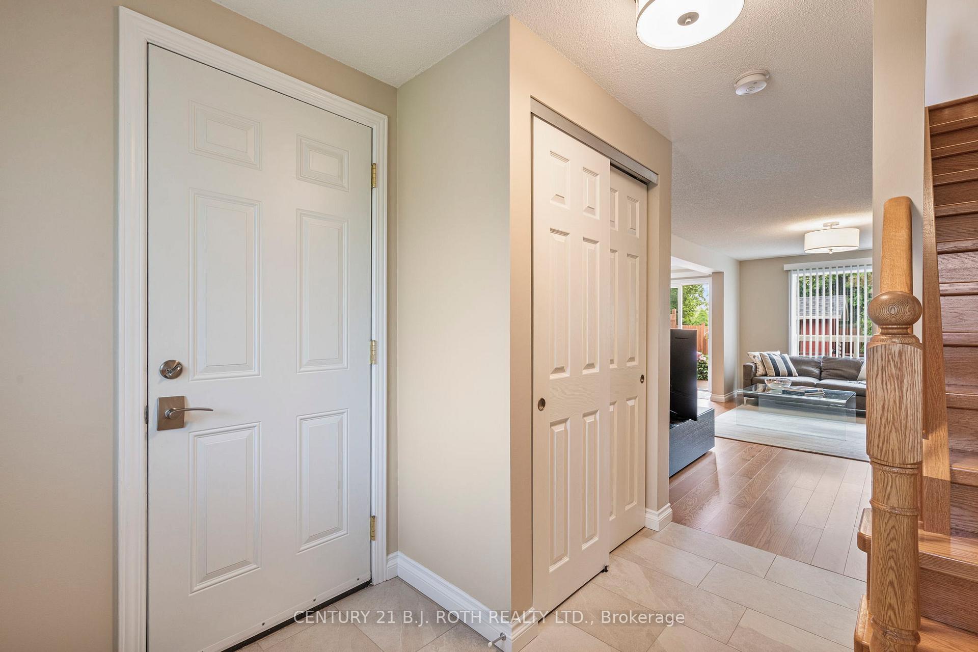 Photo 11 of 7 Lion's Gate Boulevard, Barrie, Little Lake — HOMEH