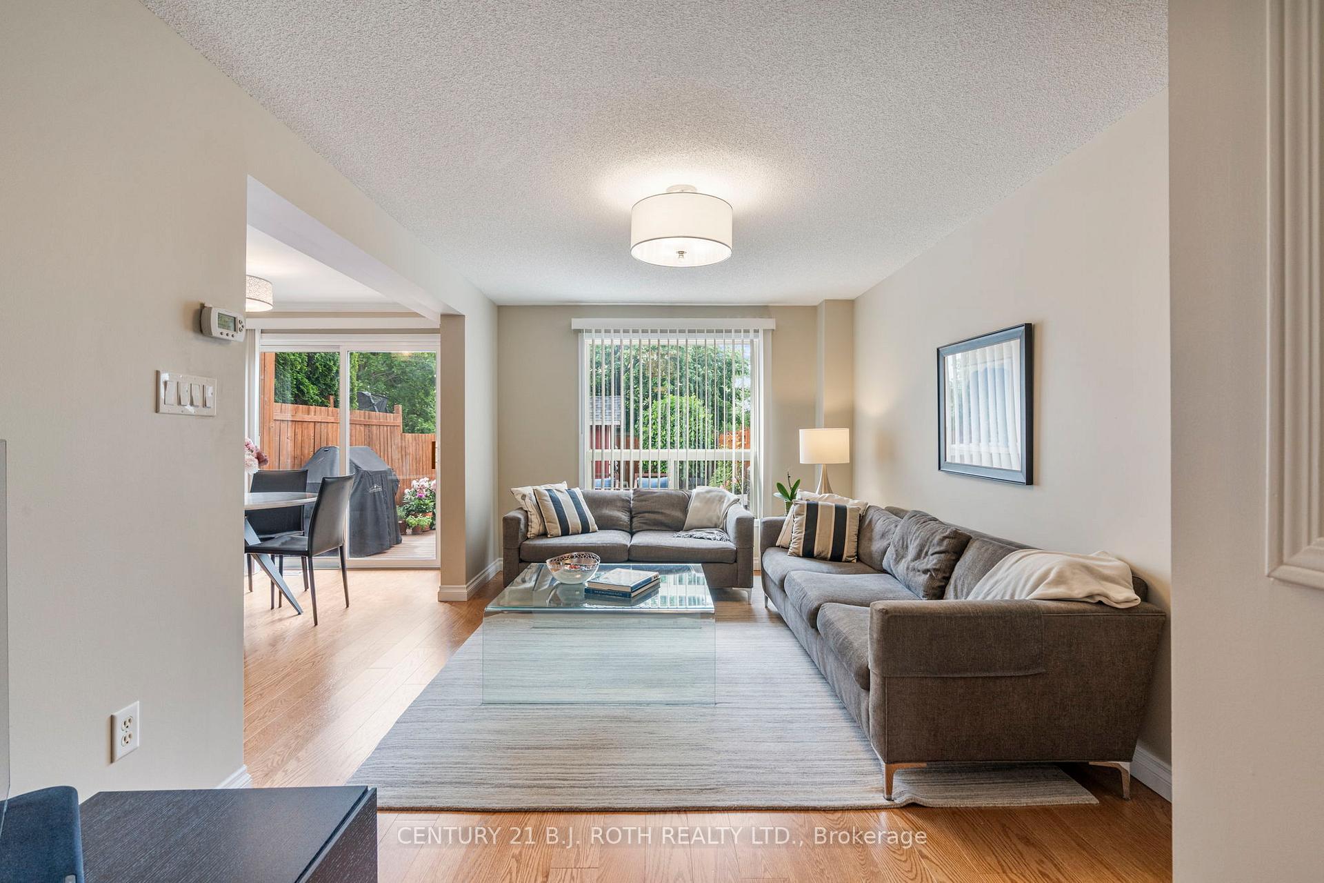 Photo 12 of 7 Lion's Gate Boulevard, Barrie, Little Lake — HOMEH